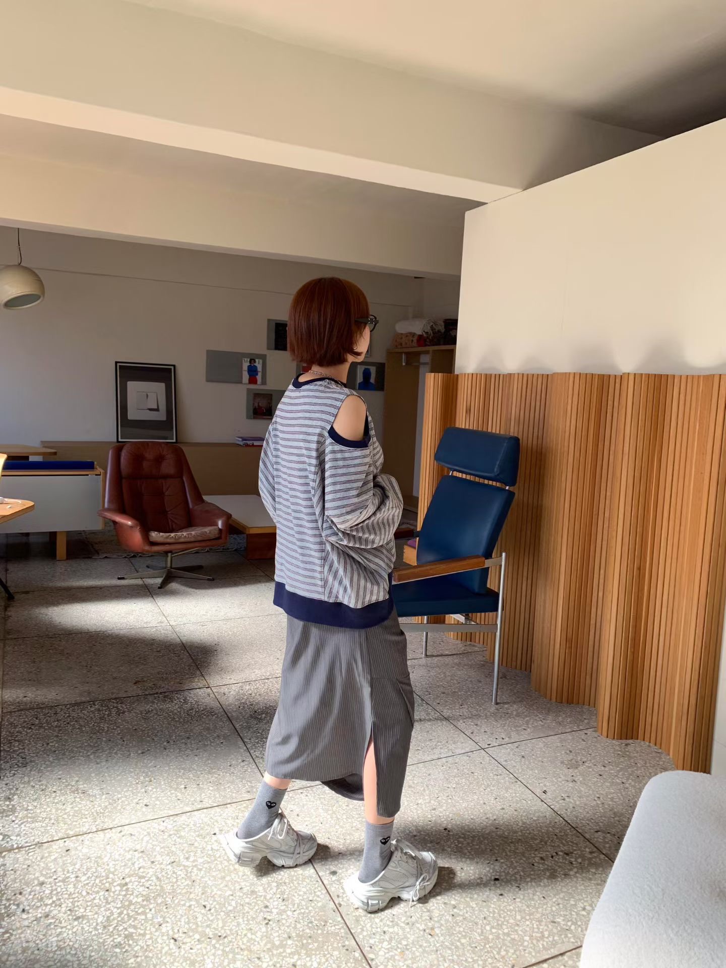 KL15 / COLD SHOULDER STRIPE TOP