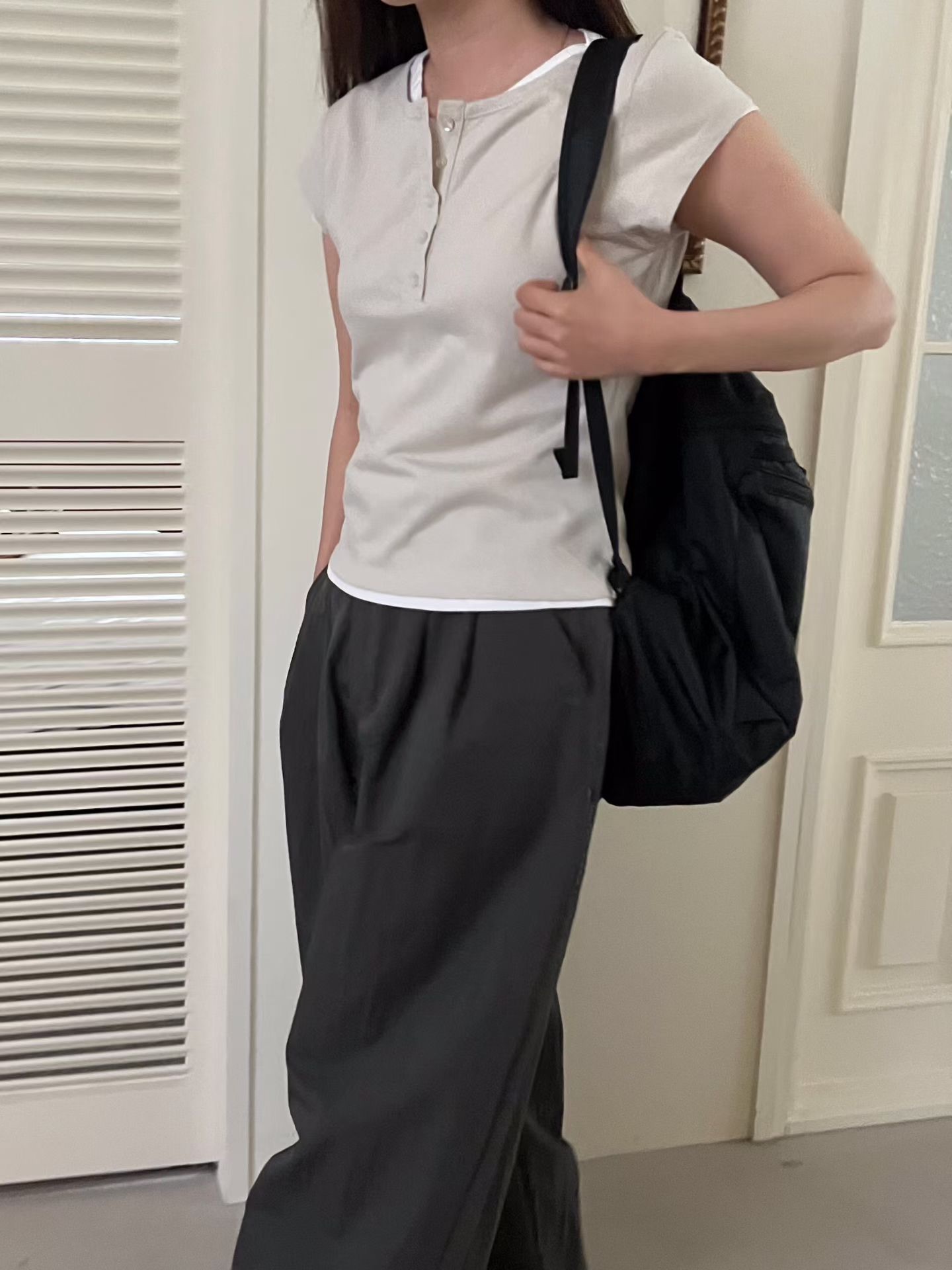 PG37 / TWO-TONE BUTTON TOP
