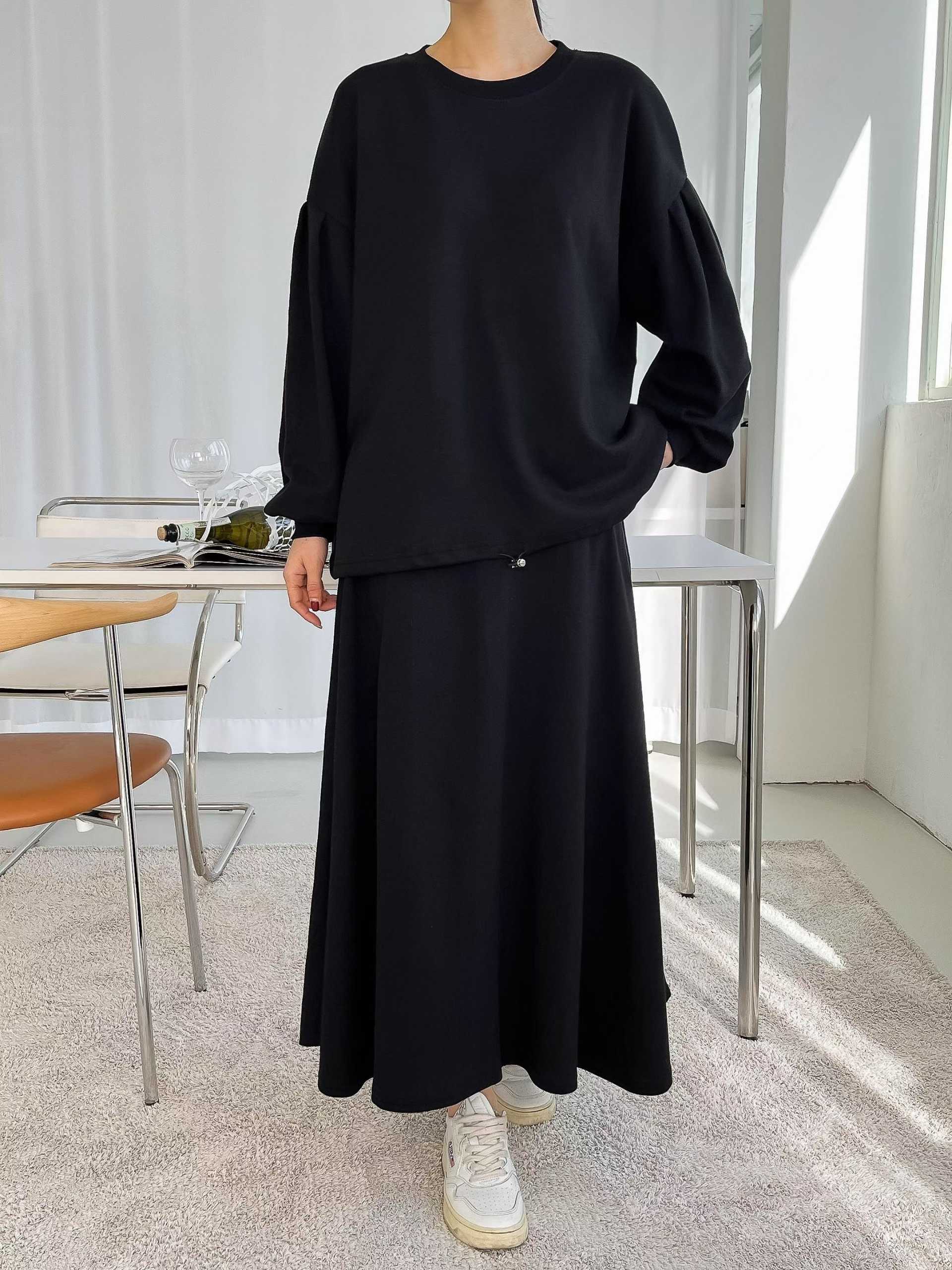 ELIZABETH TOGGLE SWEATSHIRT/SKIRT SET