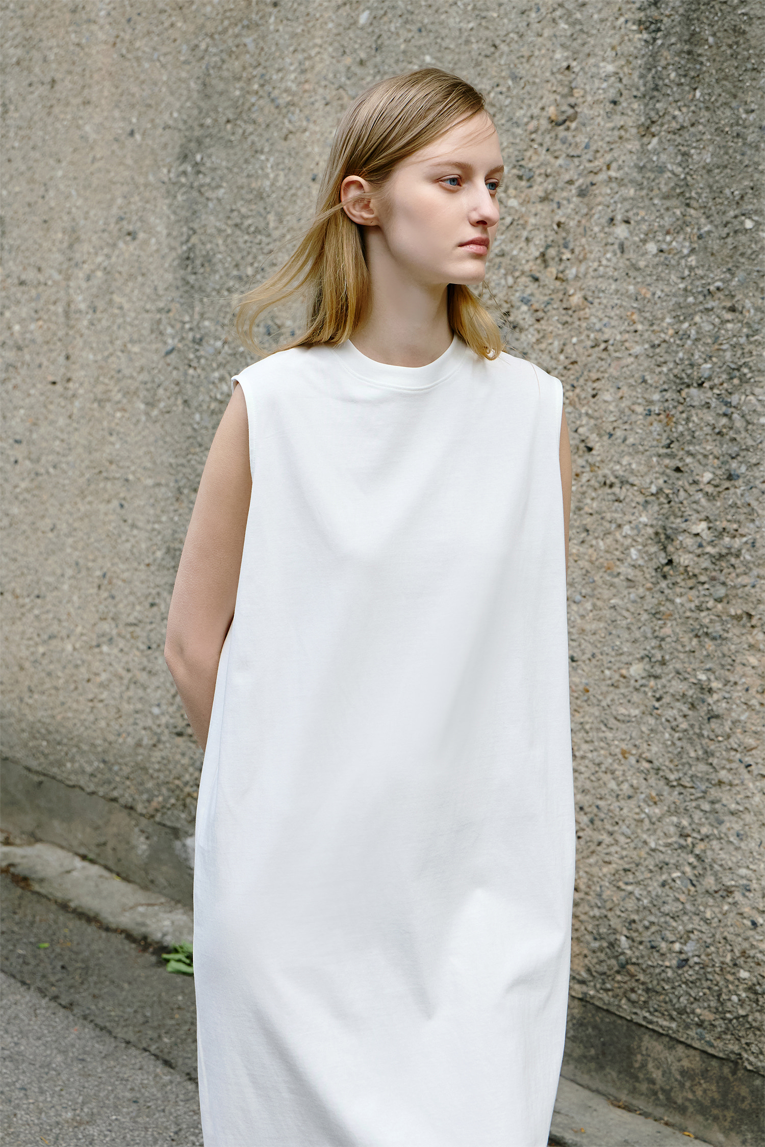WW30 / SOLID SLIT DRESS