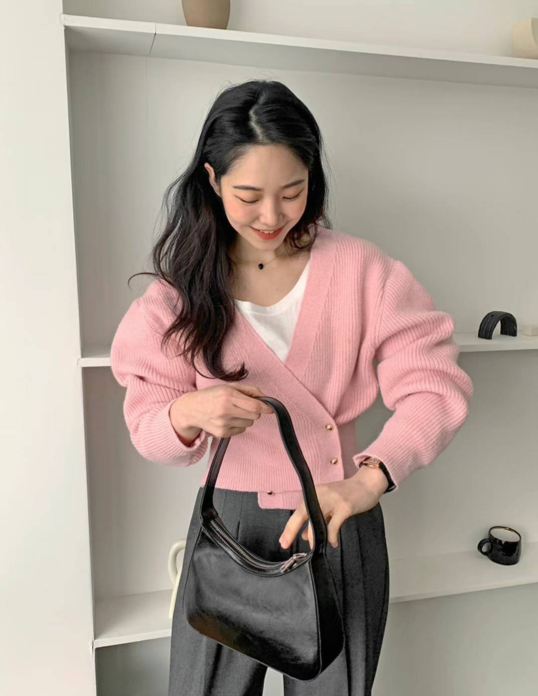 CORA OVERLAP CLASP SHORT CARDIGAN
