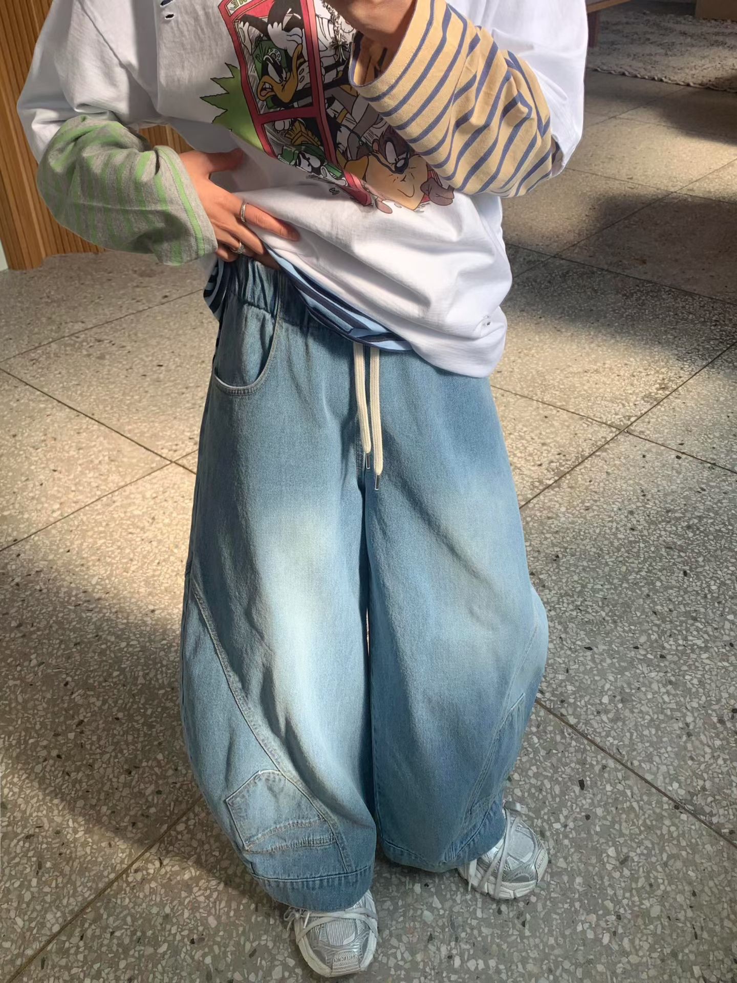 KL11 / LIGHY WASH BARREL JEANS