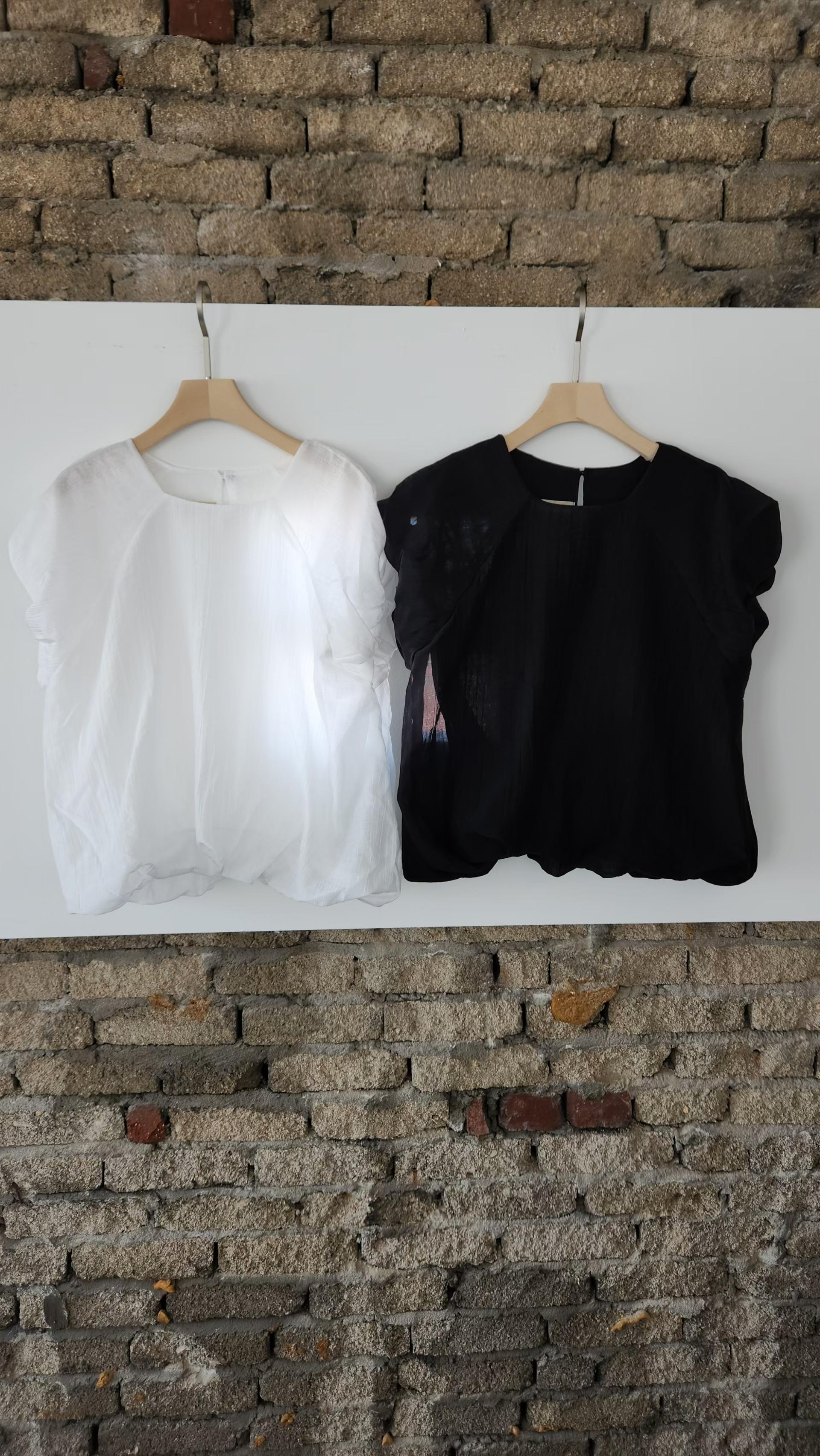 ELARA BUBBLE CAP SLEEVES TOP