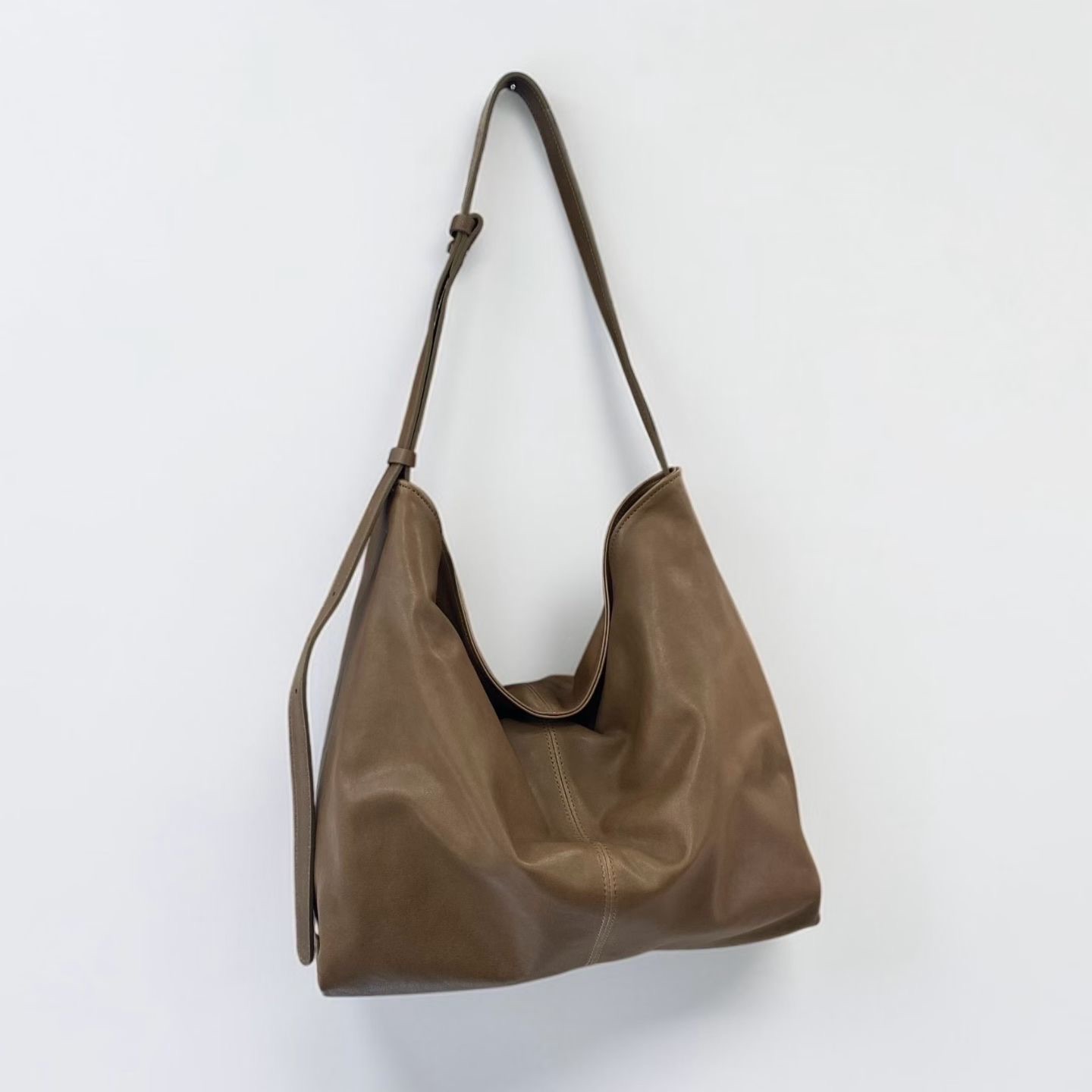 LP10 / ADJUSTABLE STRAP RECTANGULAR SLING BAG