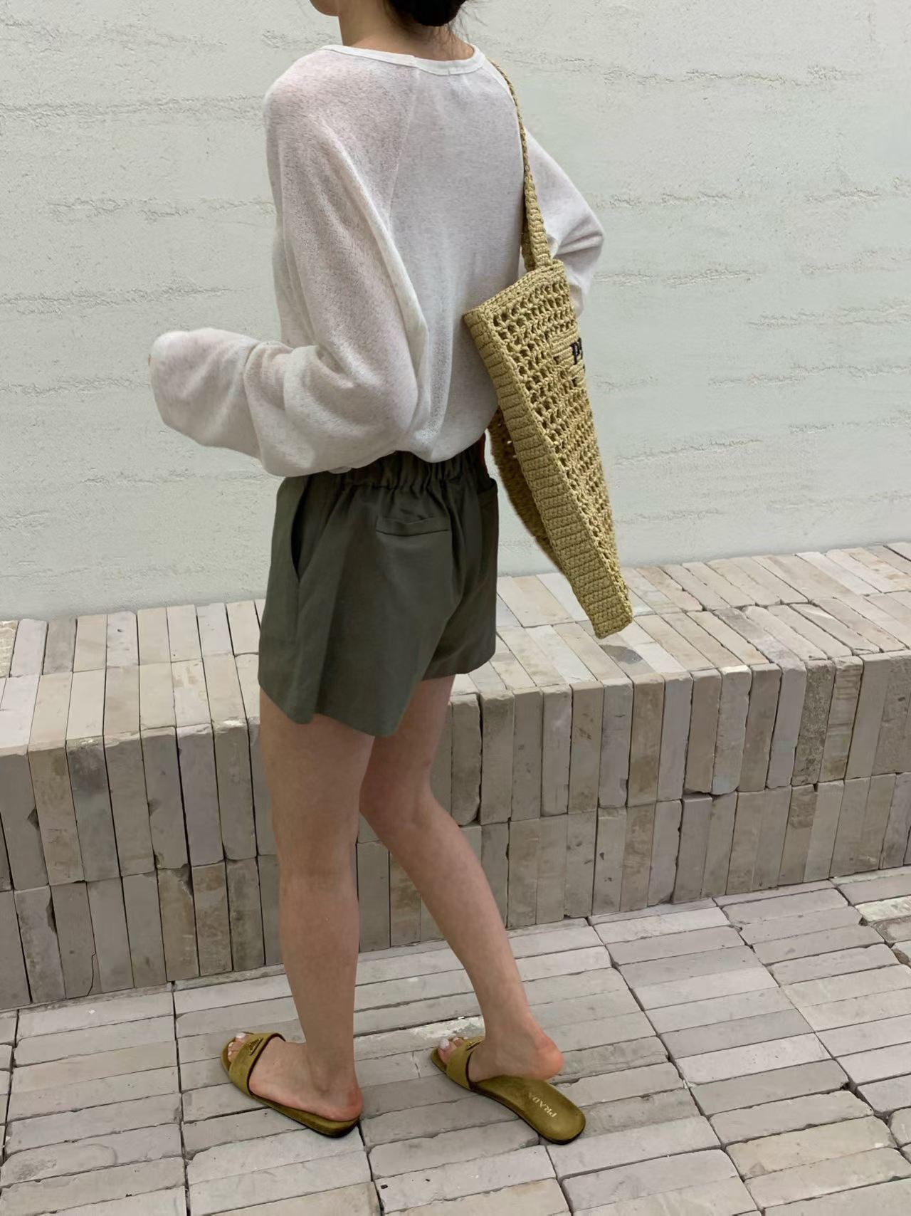 ERIN FRONT DART BACK ELASTIC SHORTS