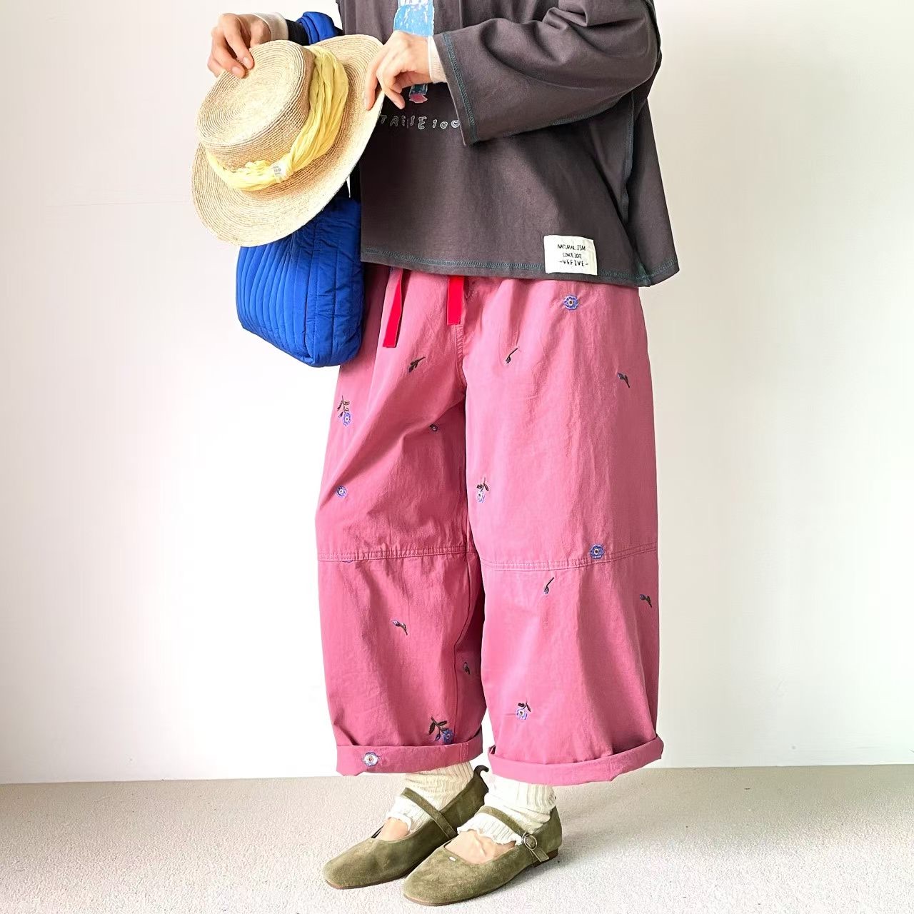 YQ29 / CONTRAST DRAWSTRING FLORAL EMBROIDERED TROUSERS
