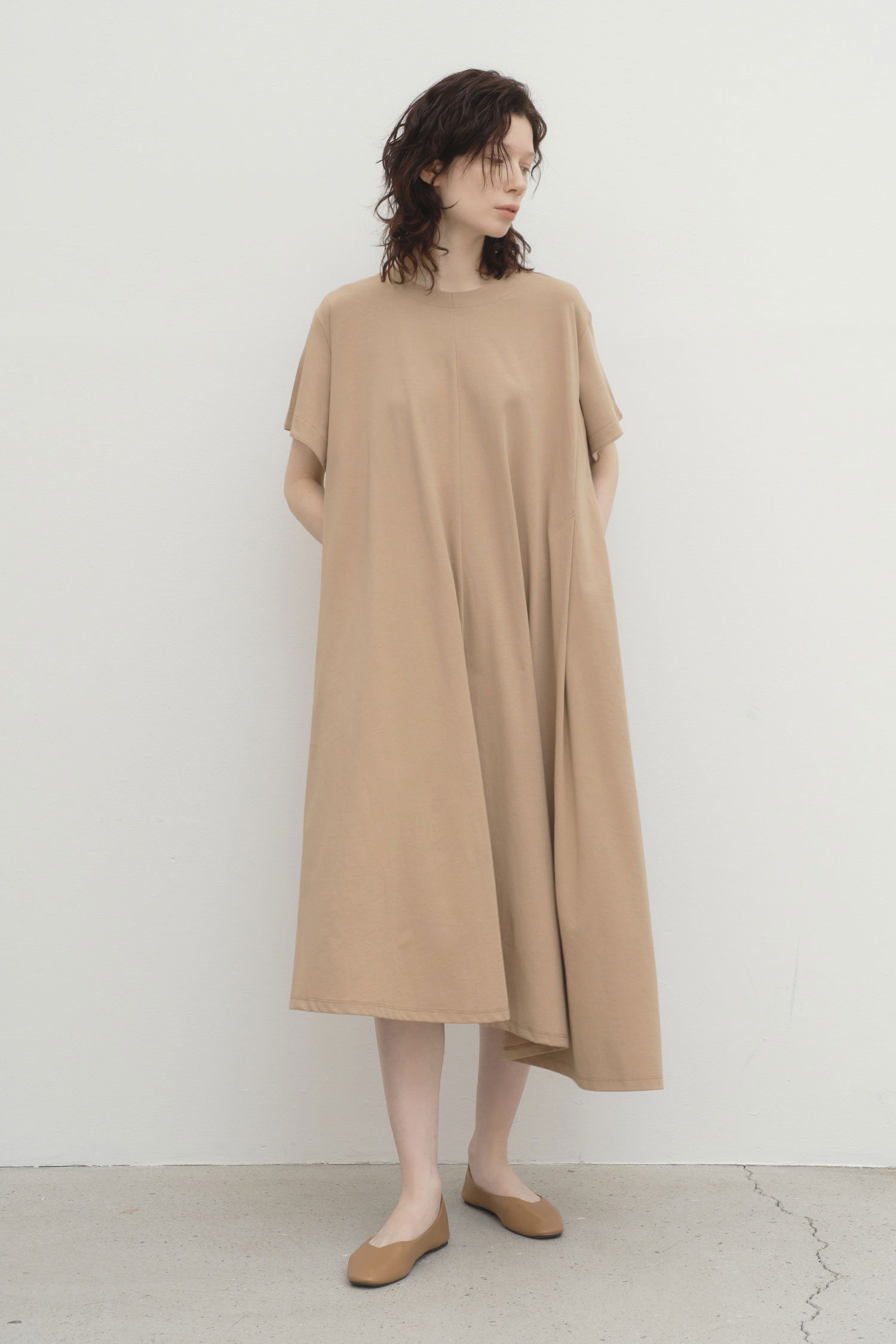WW23 / KITTEN DIAGONAL FLARE DRESS