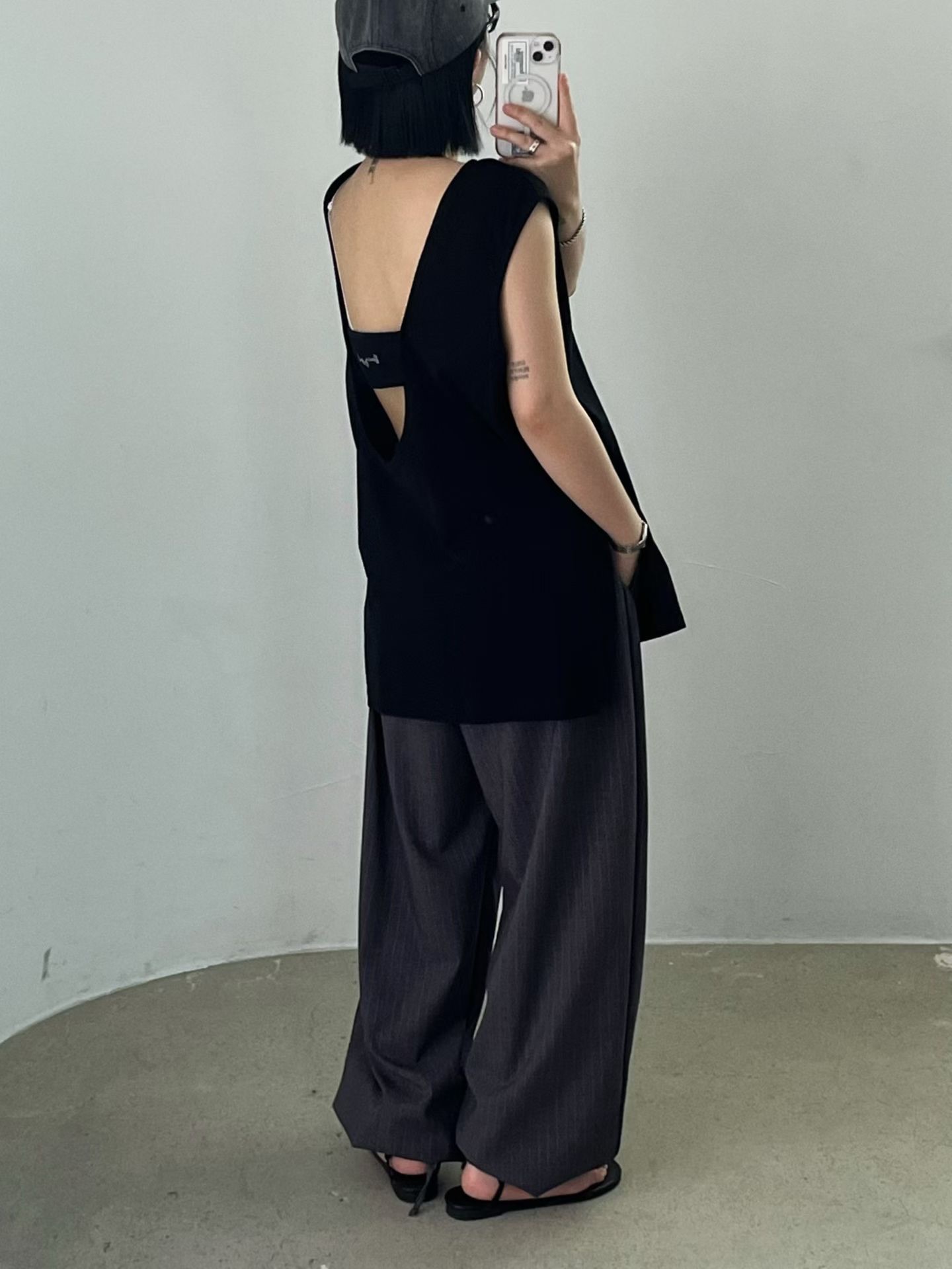 PG19 / OPEN LOW BACK TANK TOP