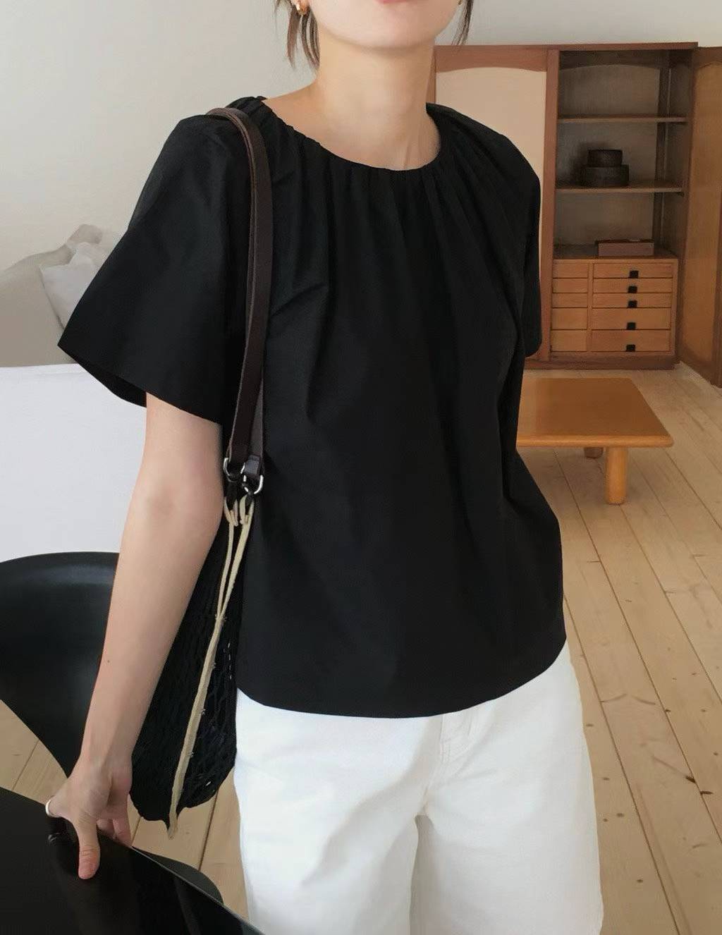 EDDIE SHIRRING COLLAR BLOUSE