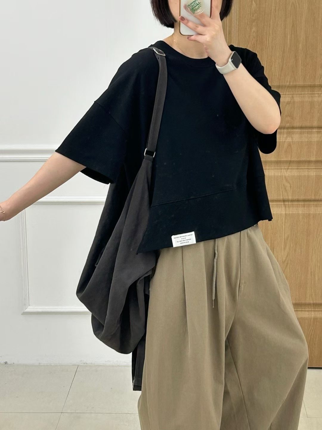 KL08 / OVERSIZED PANEL HEM TEE