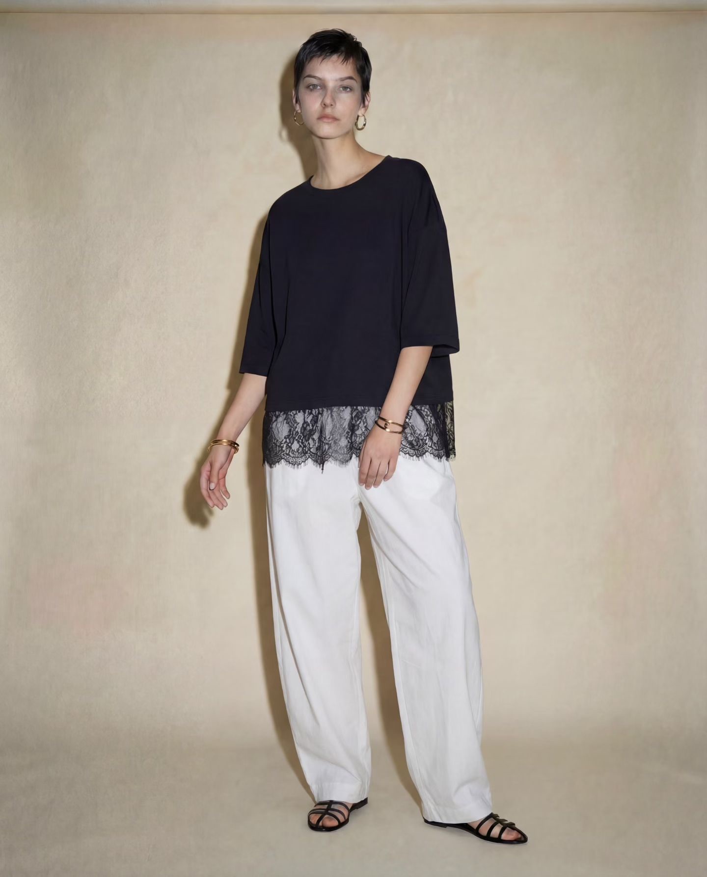 JY13 / LACE HEM BOXY TEE