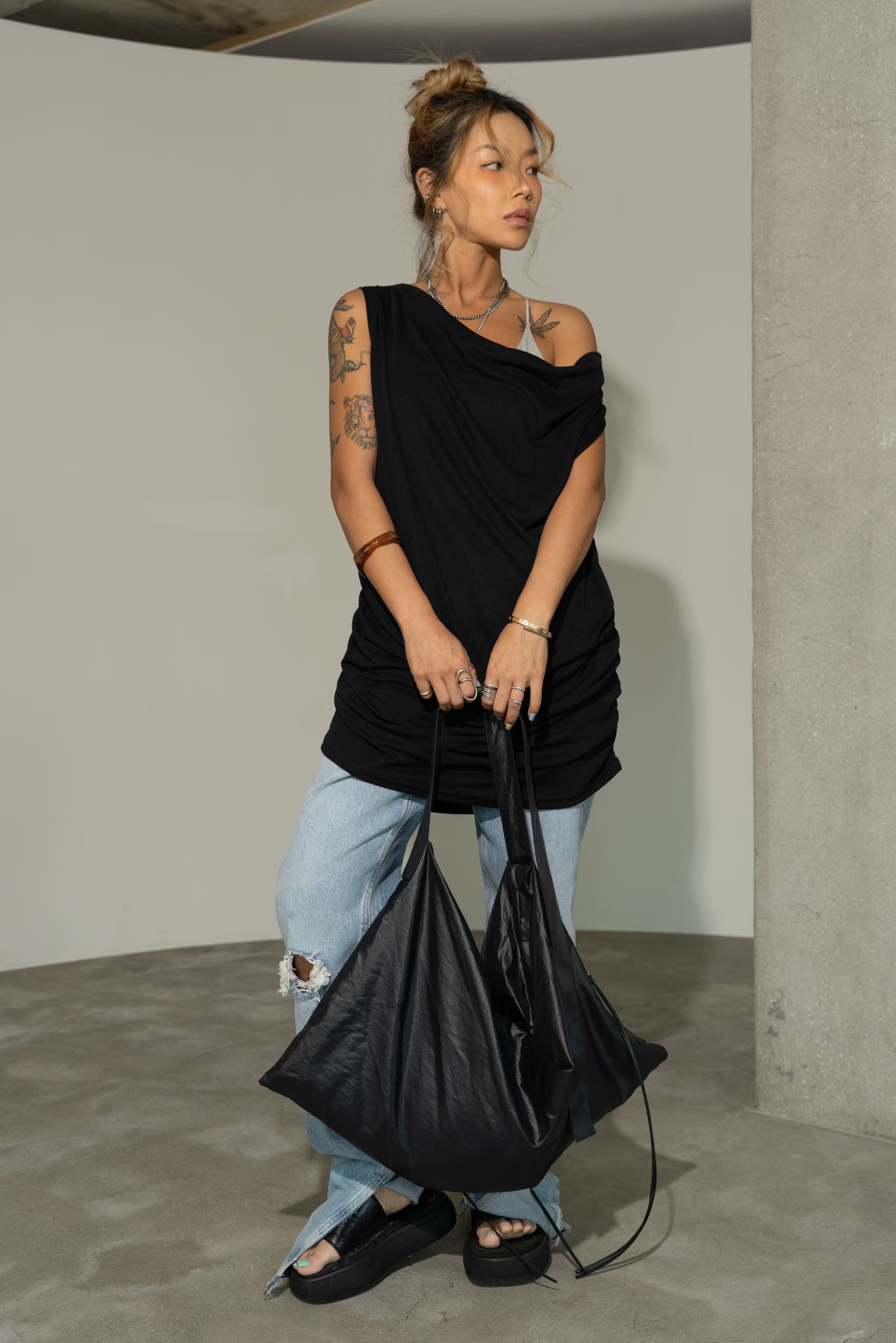 810426/COWL NECKLINE RUCHED TOP