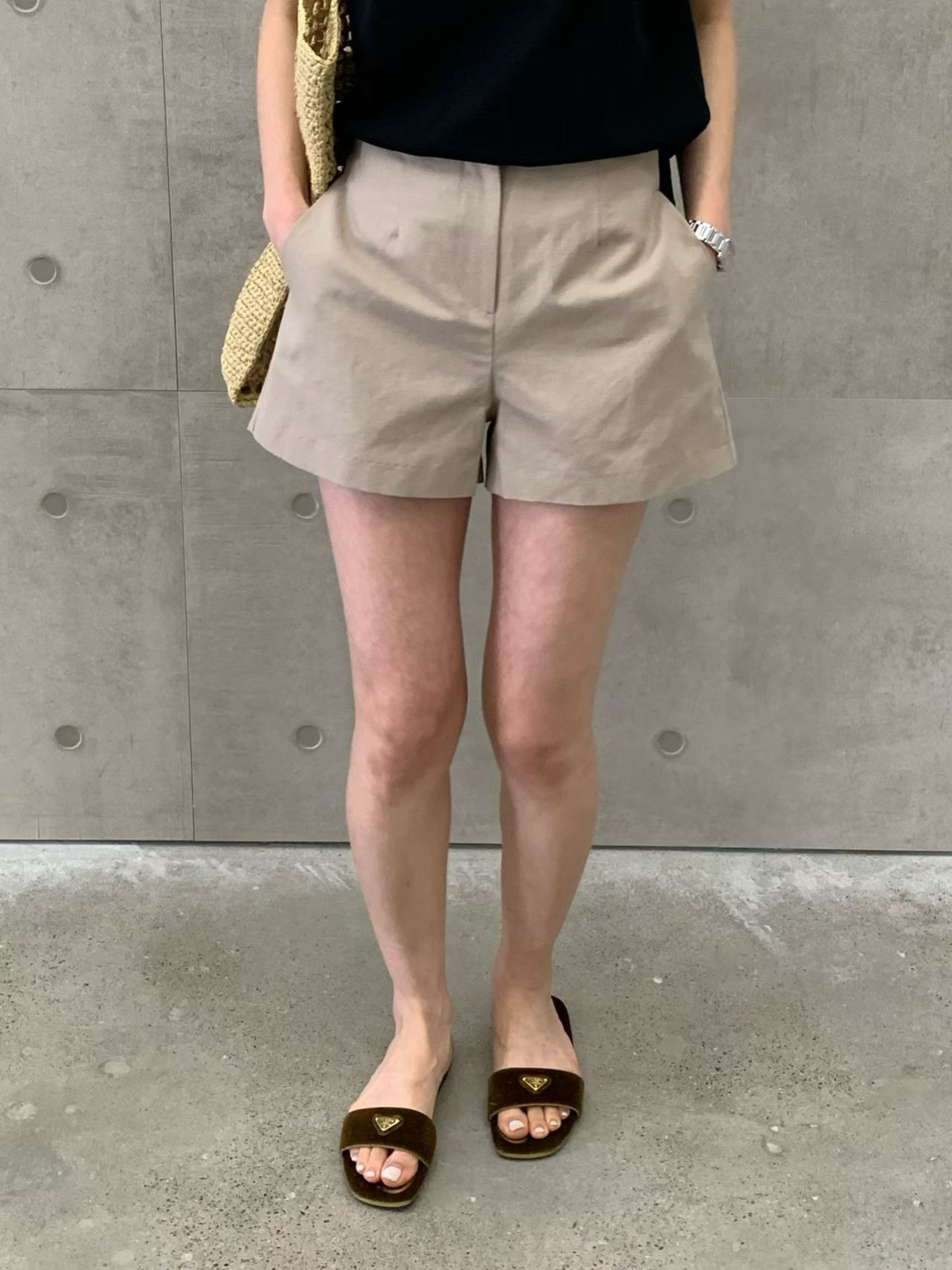 ERIN FRONT DART BACK ELASTIC SHORTS