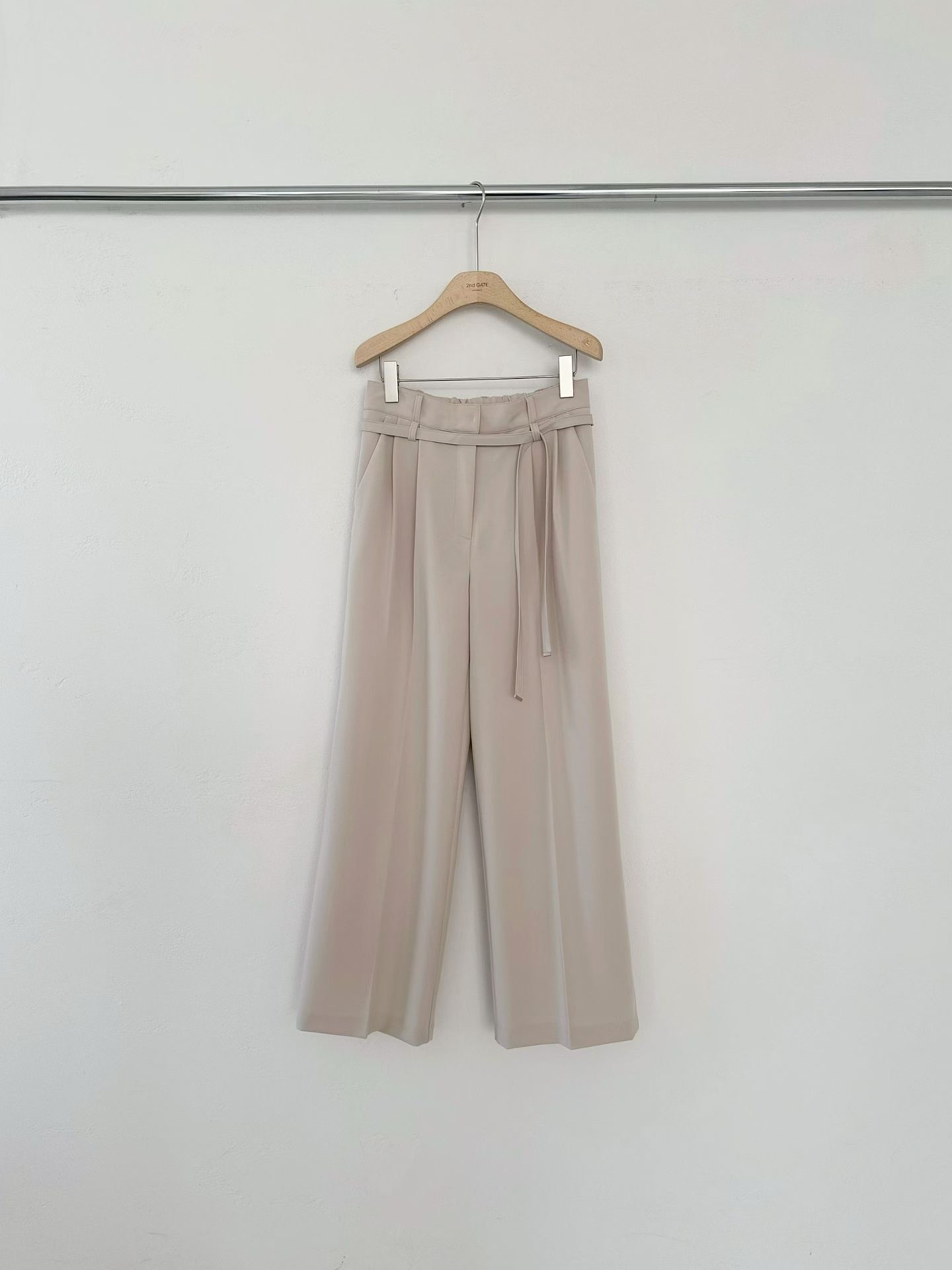 GT02 / Elastic Pocket Straight Trousers