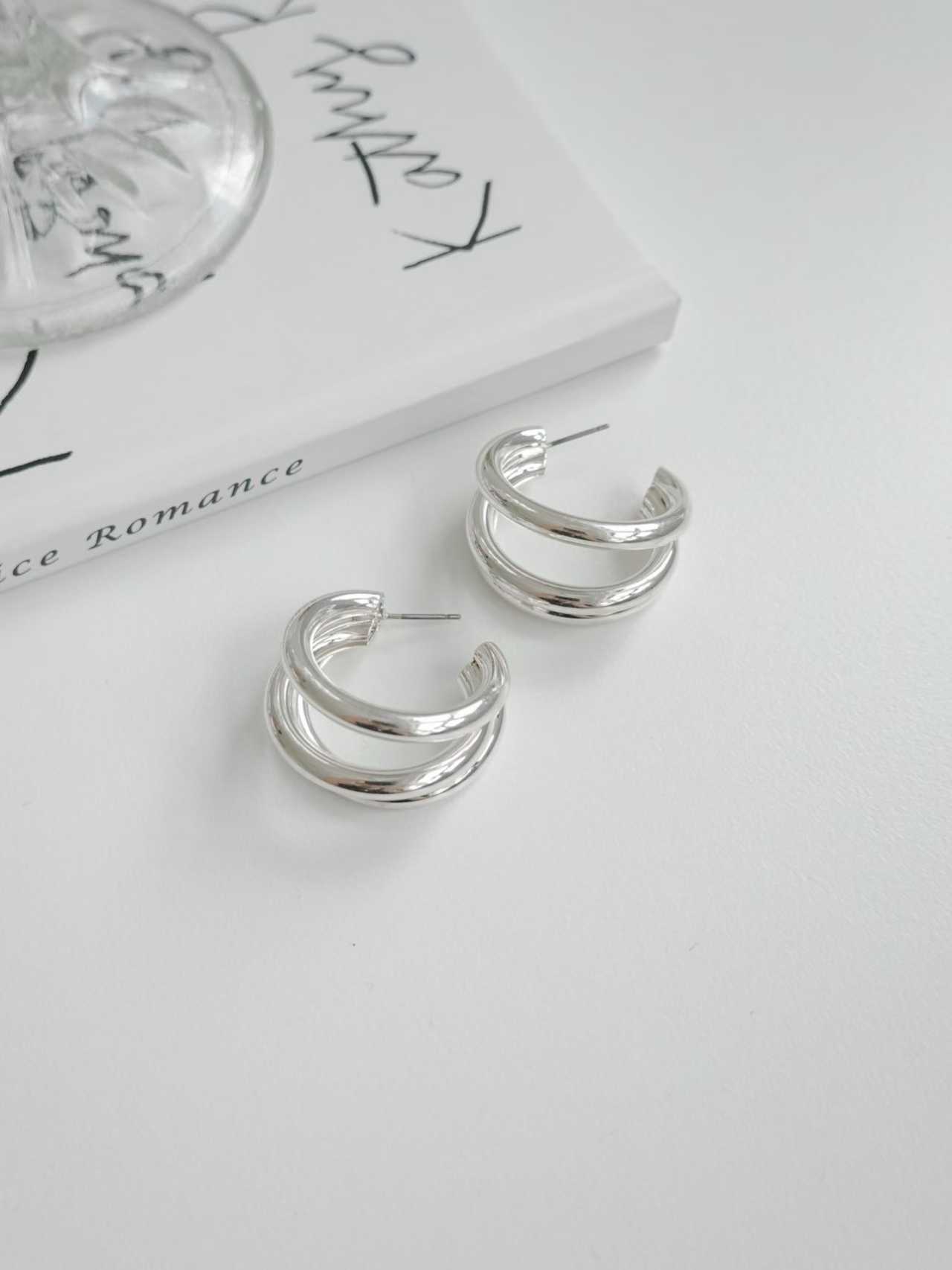 DOLLEY SWIGGLE EARRINGS