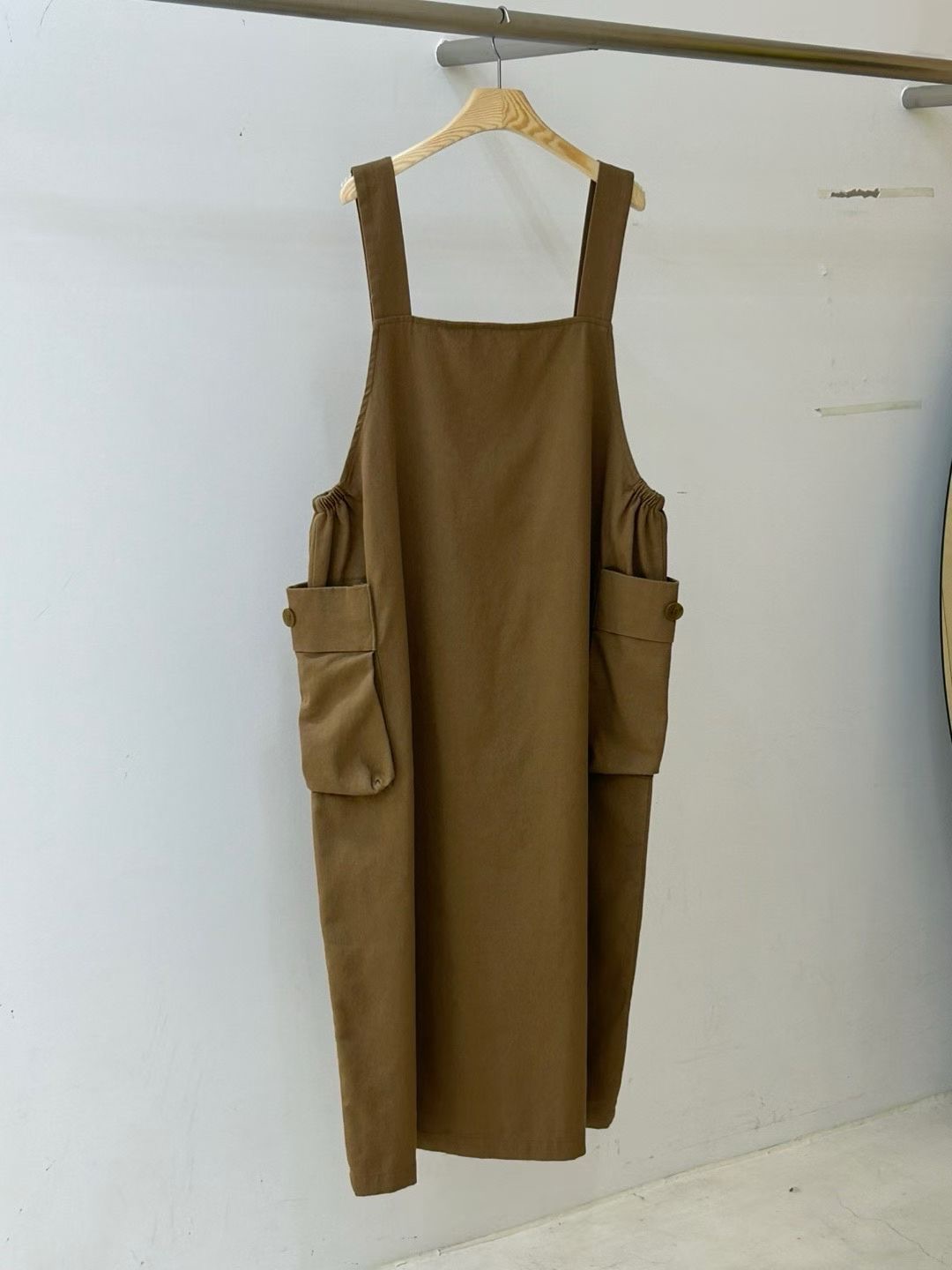 KL11 / UTILITY BUTTON-DOWN PINAFORE DRESS