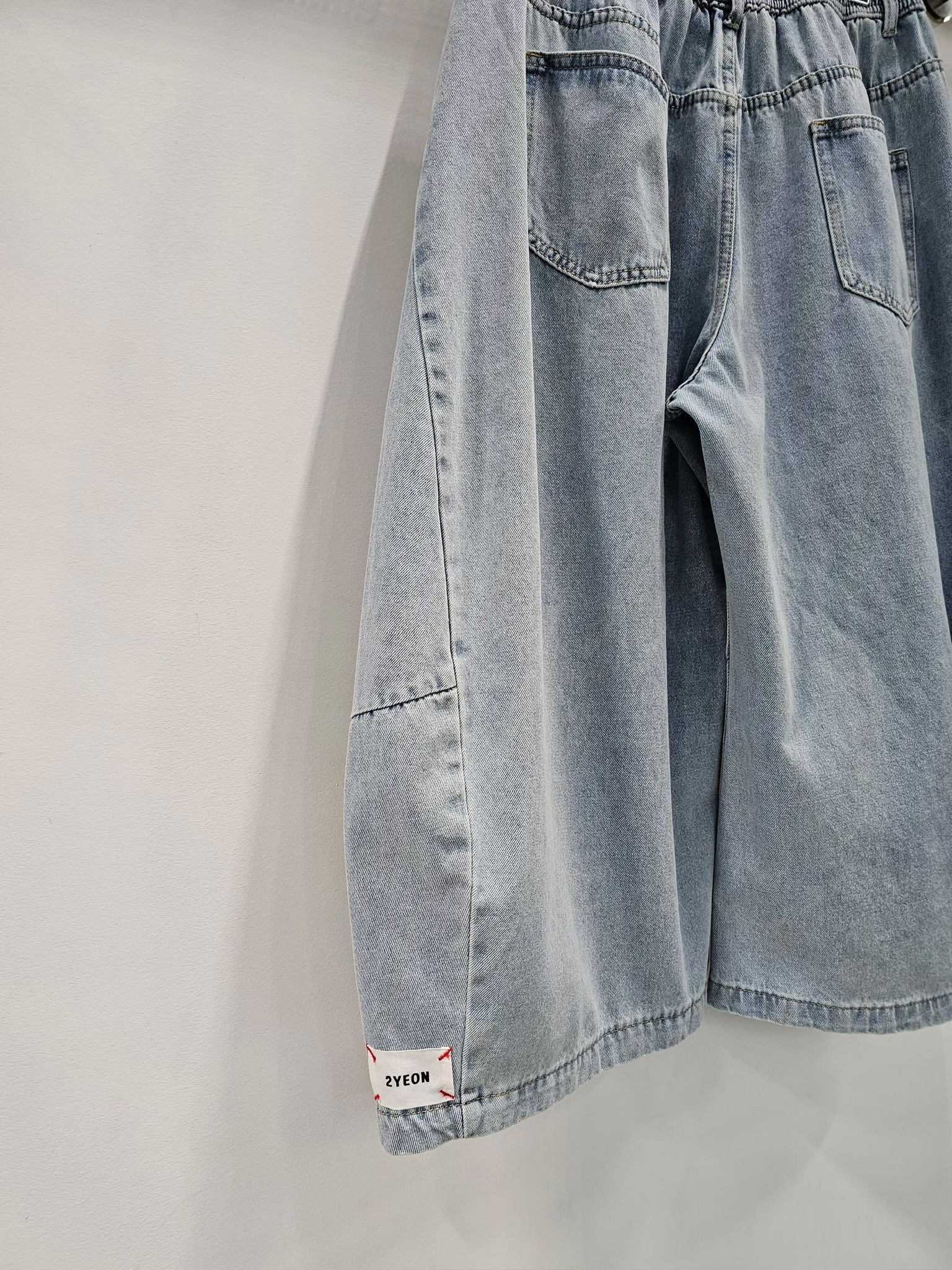 YY14 / MINI BUTTON POCKET WIDE-LEG CROP PANTS