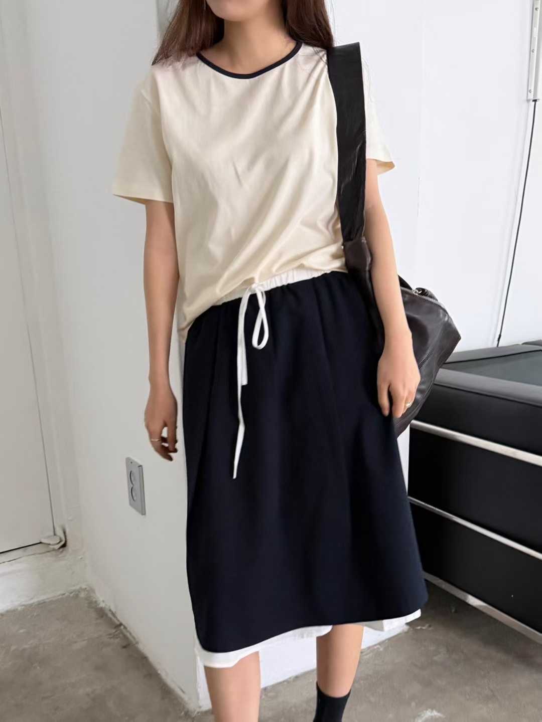 DREA CONTRAST NECKLINE TEE