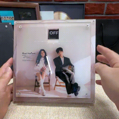 Custom Rotating Music & Photo CD Ornament, Personalized Acrylic Plaque with 1–8 Songs & Photos, Unique Album Display Gift for Couples, Friends & Family