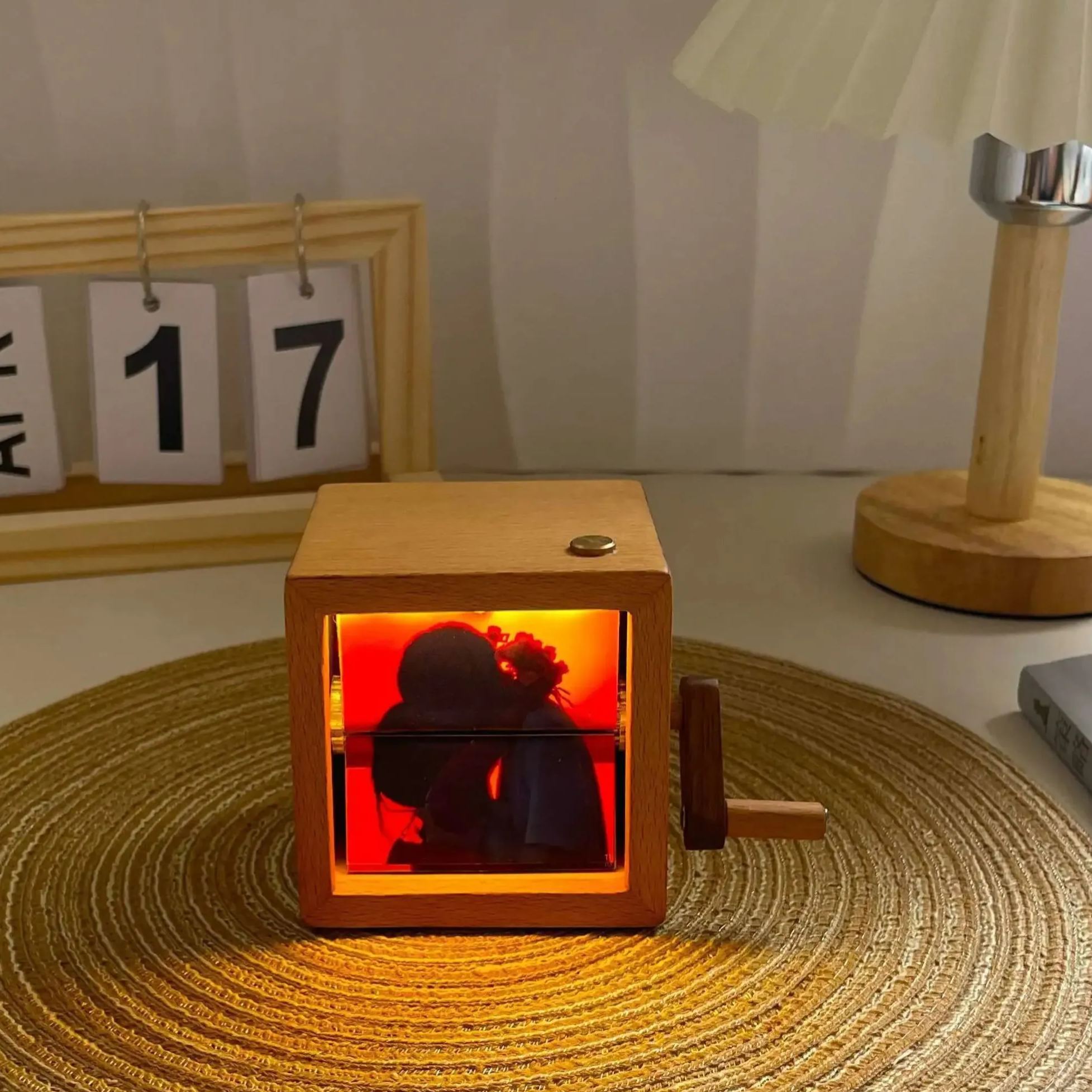 Custom Hand-Crank Flipbook Box Animation Machine Mechanical Hand-cranked Photo Album with Light Black Walnut Baby Photo Cube Frame Creative Gift