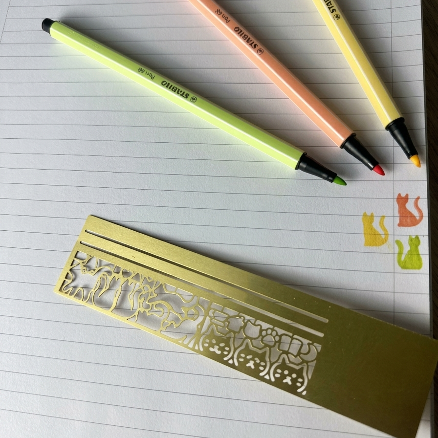 3-in-1 Cat Bookmark Ruler – Metal Cat Drawing Stencil & Reading Bookmark