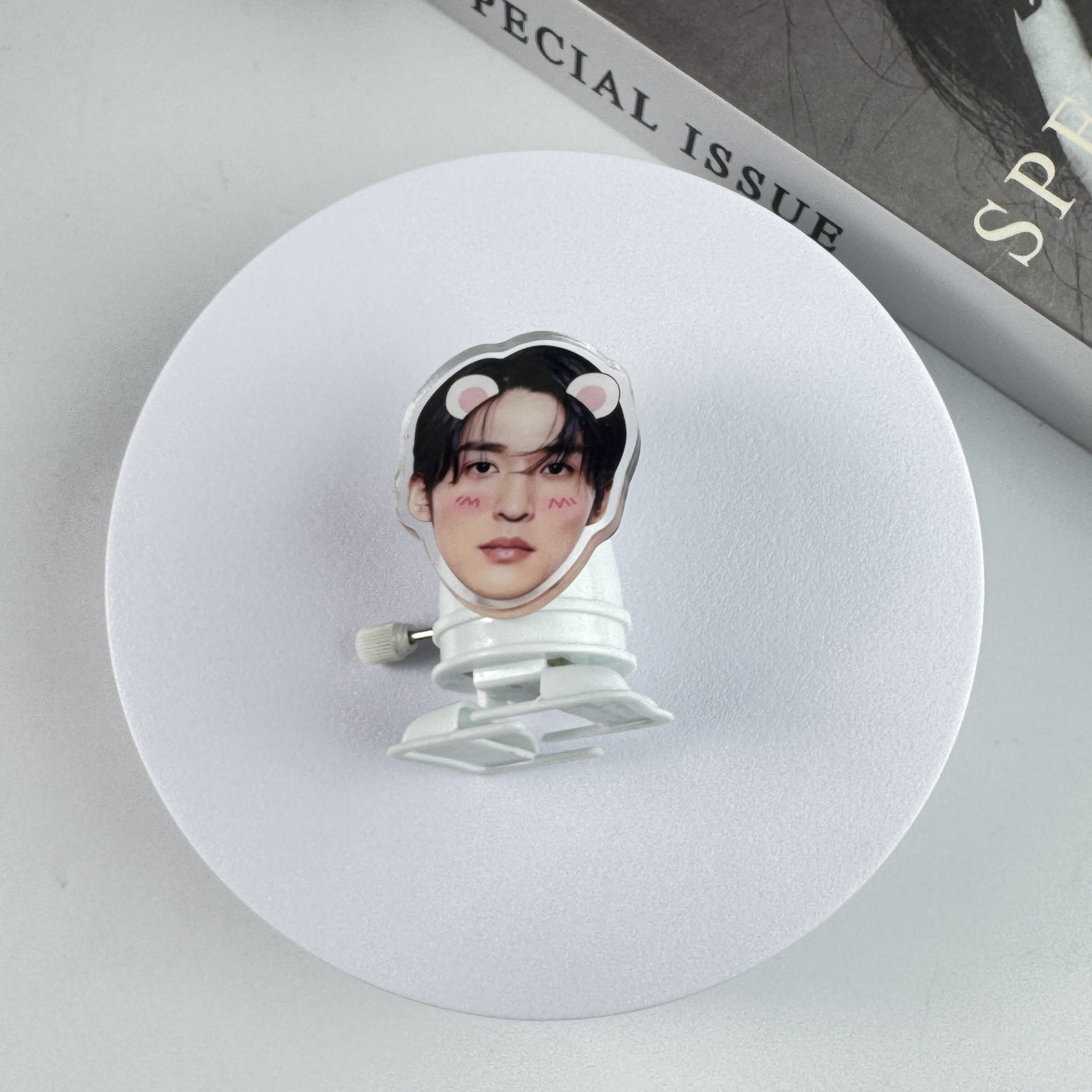 歩くアクリルスタンド・卓上デコ【目黒蓮/SNOWMAN】-YITOTO™推し活がもっと楽しくなる