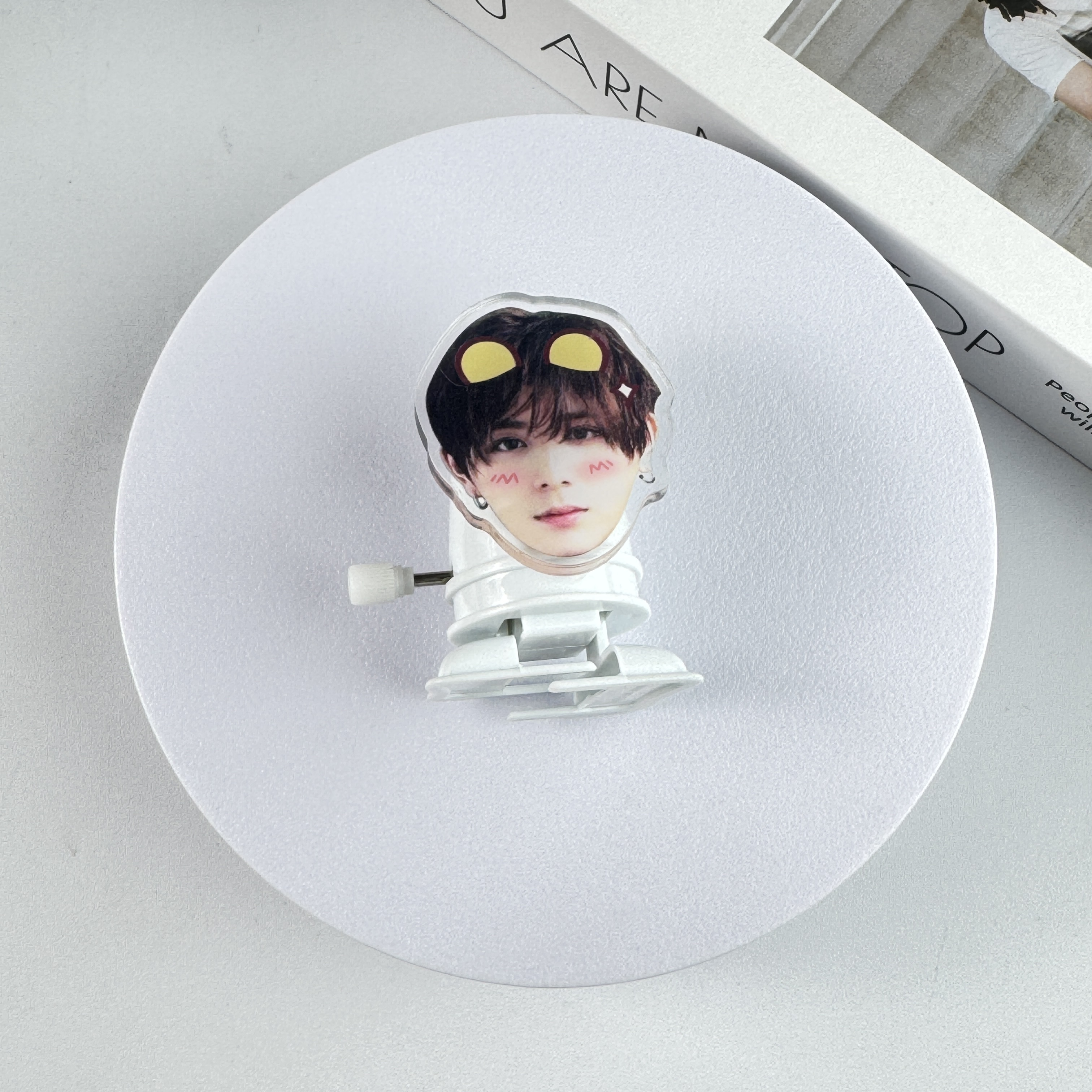 歩くアクリルスタンド・卓上デコ【山田涼介Ryosuke Yamada/Hey!Say!Jump】-YITOTO™推し活がもっと楽しくなる