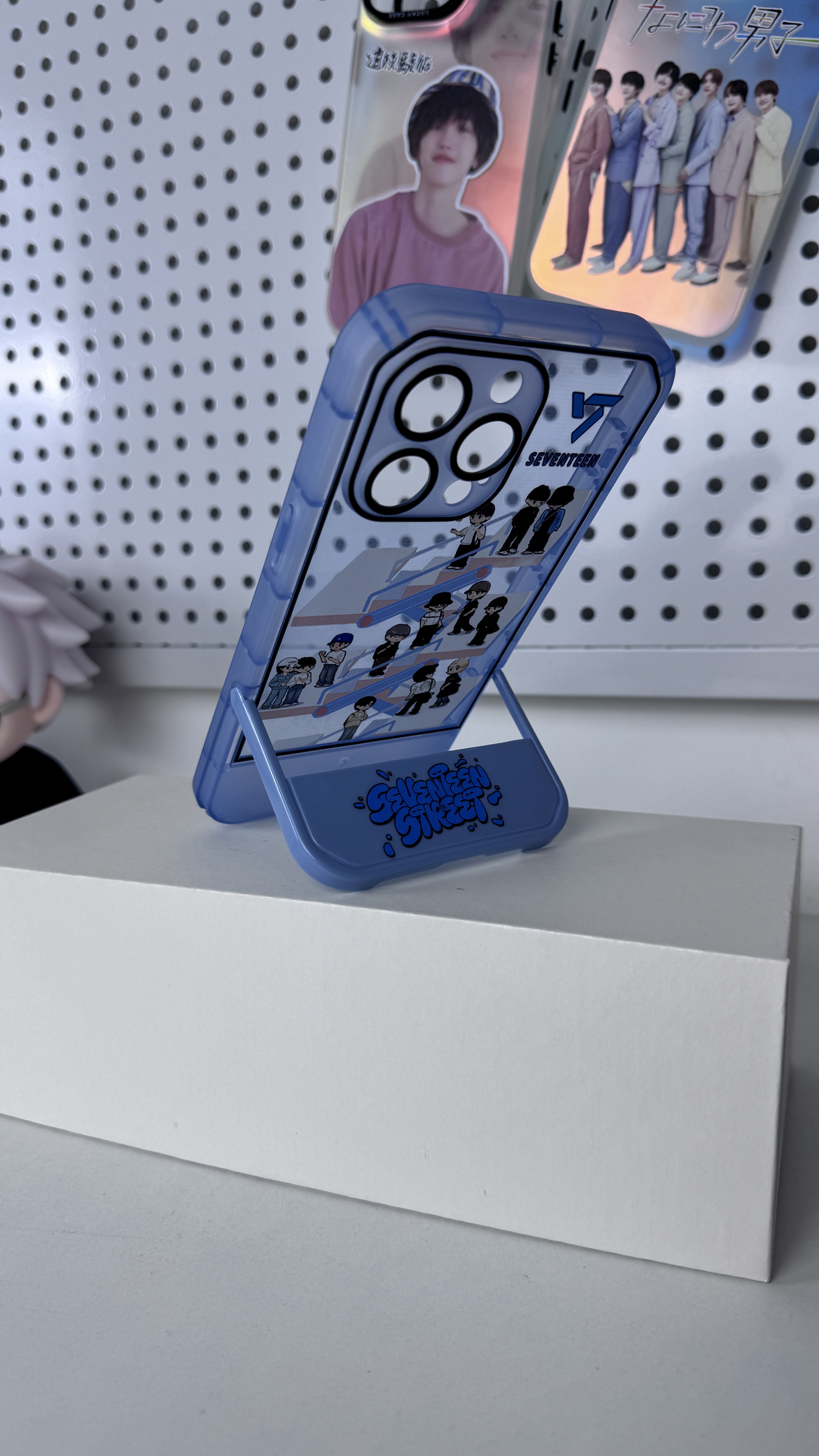 折りたたみ椅子型スマートフォンケース【SEVENTEEN/SPILL THE