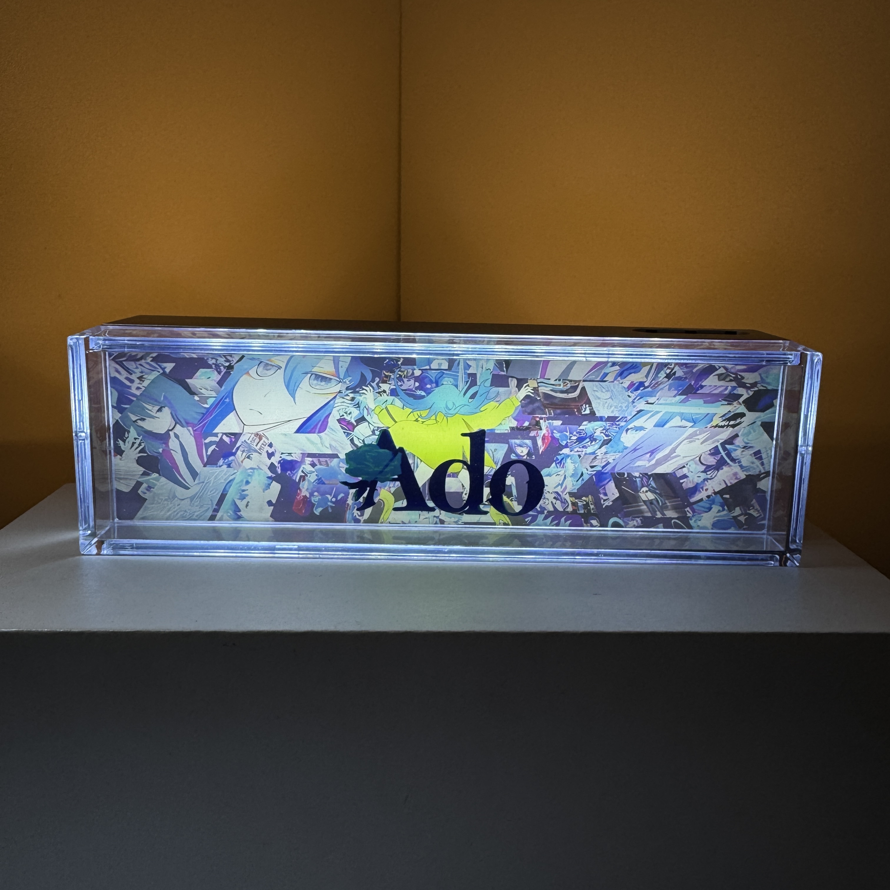 夕暮れの光と影のナイトライト【Ado】-YITOTO™推し活がもっと楽しくなる