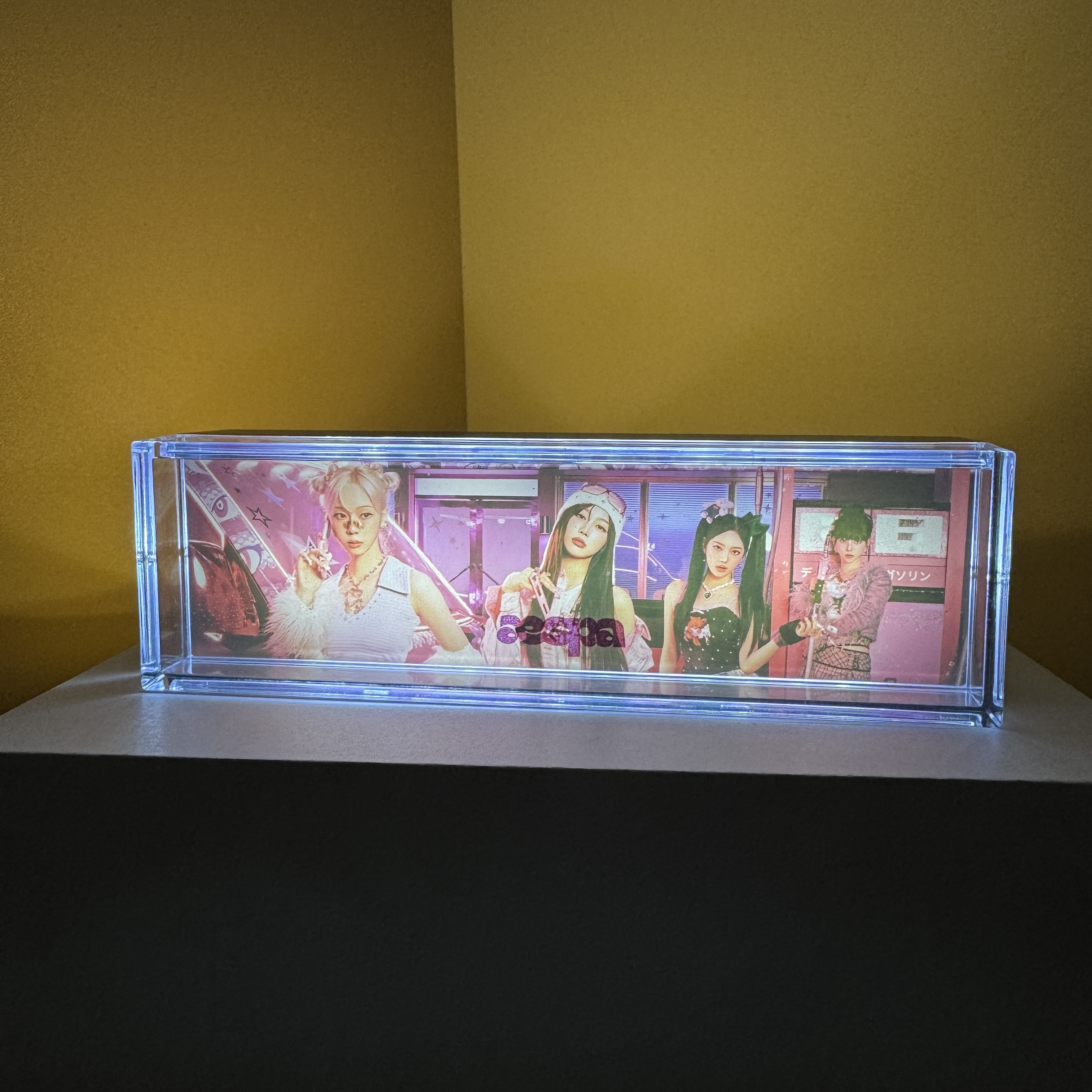 夕暮れの光と影のナイトライト【AESPA】-YITOTO™推し活がもっと楽しくなる