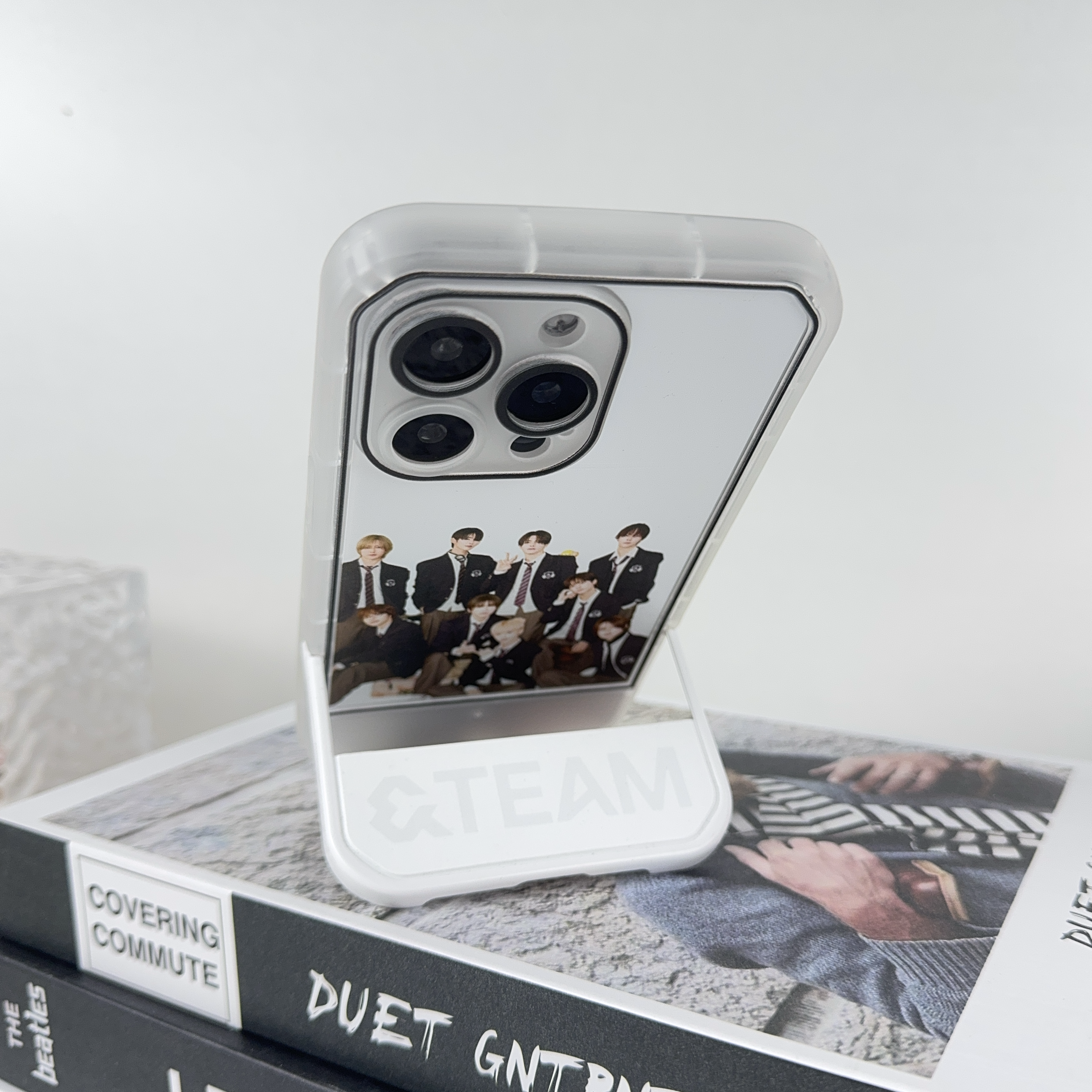 折りたたみ椅子型スマートフォンケース【&TEAM/雪明かり】