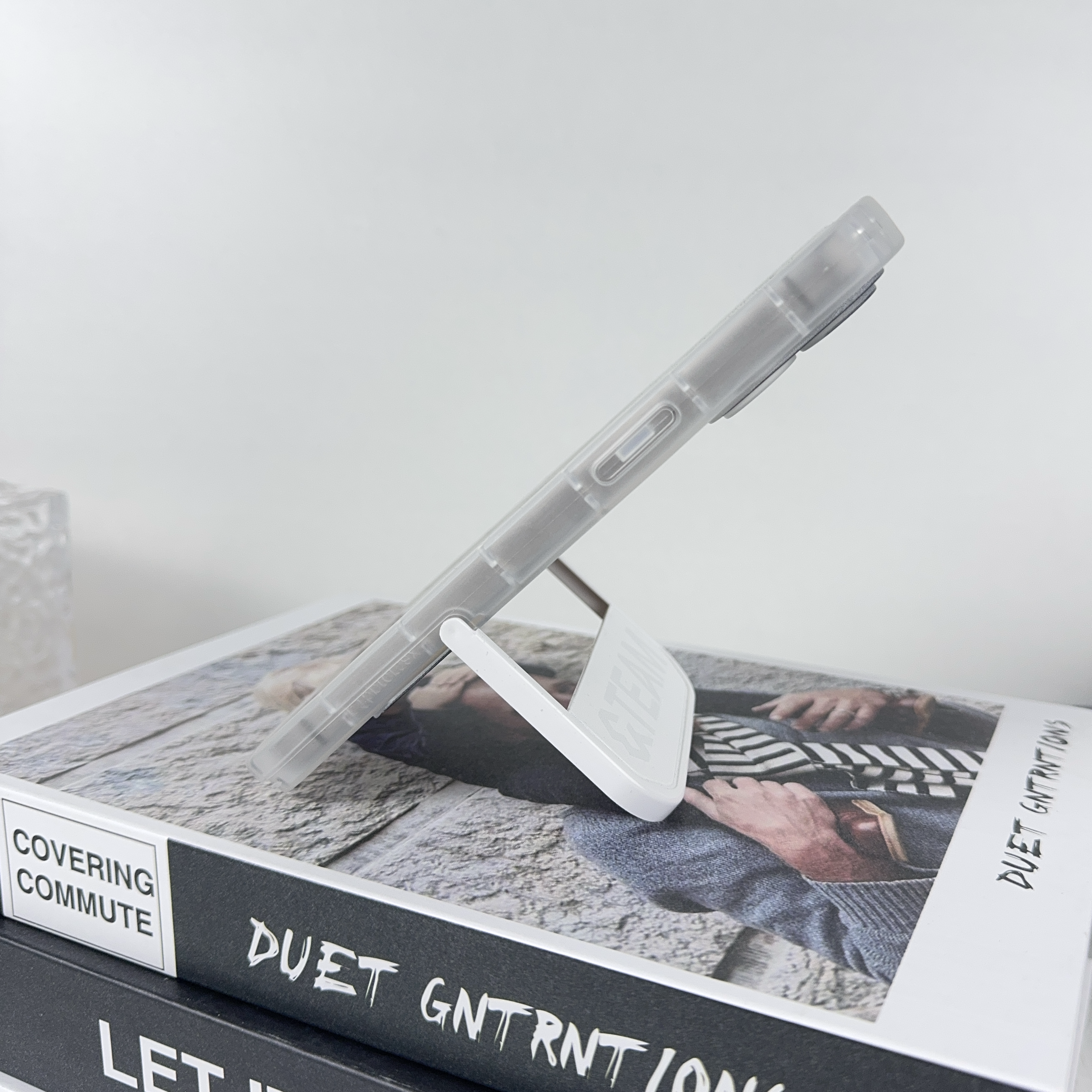 折りたたみ椅子型スマートフォンケース【&TEAM/雪明かり】