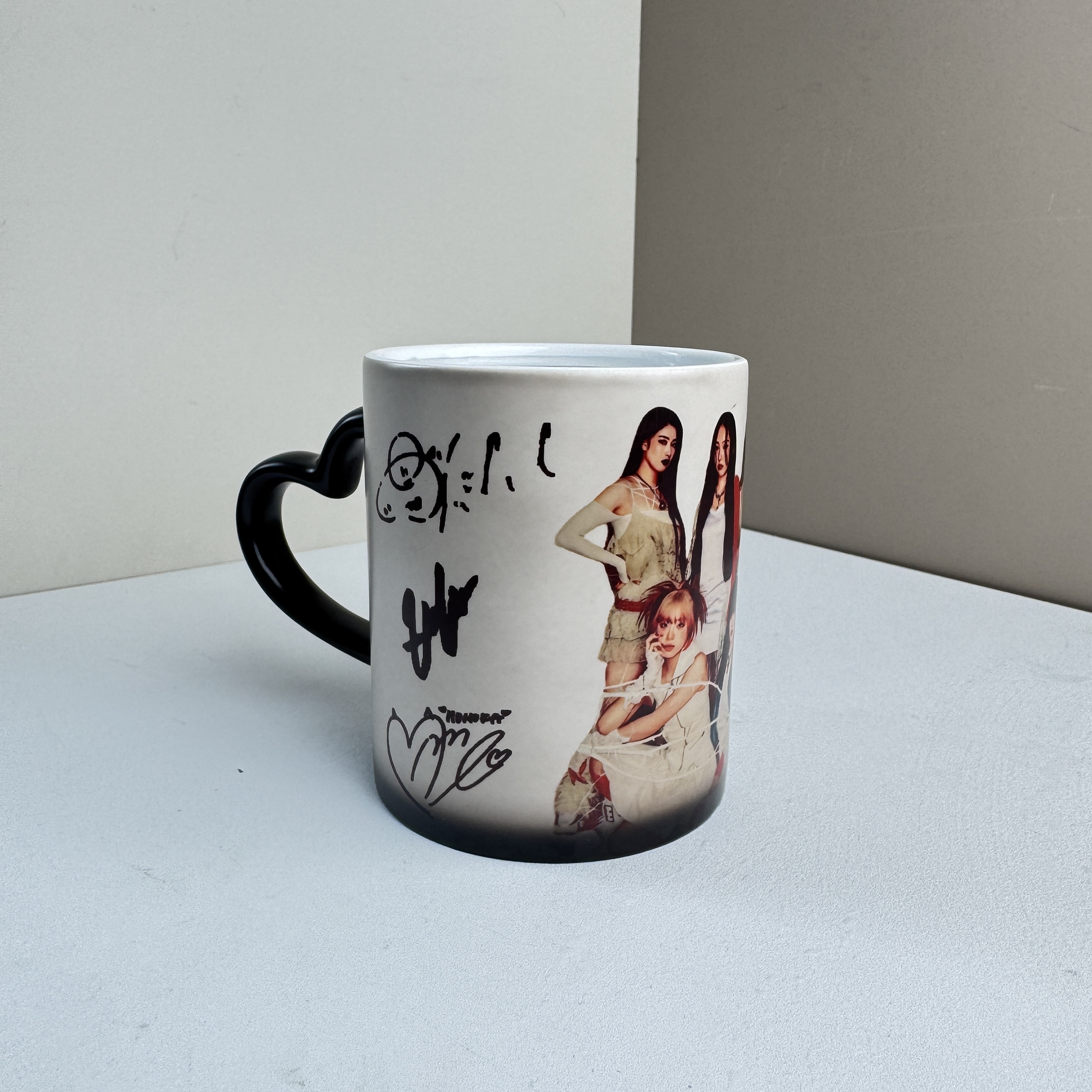 色が変わるマグカップ 【HANA】-YITOTO™推し活がもっと楽しくなる