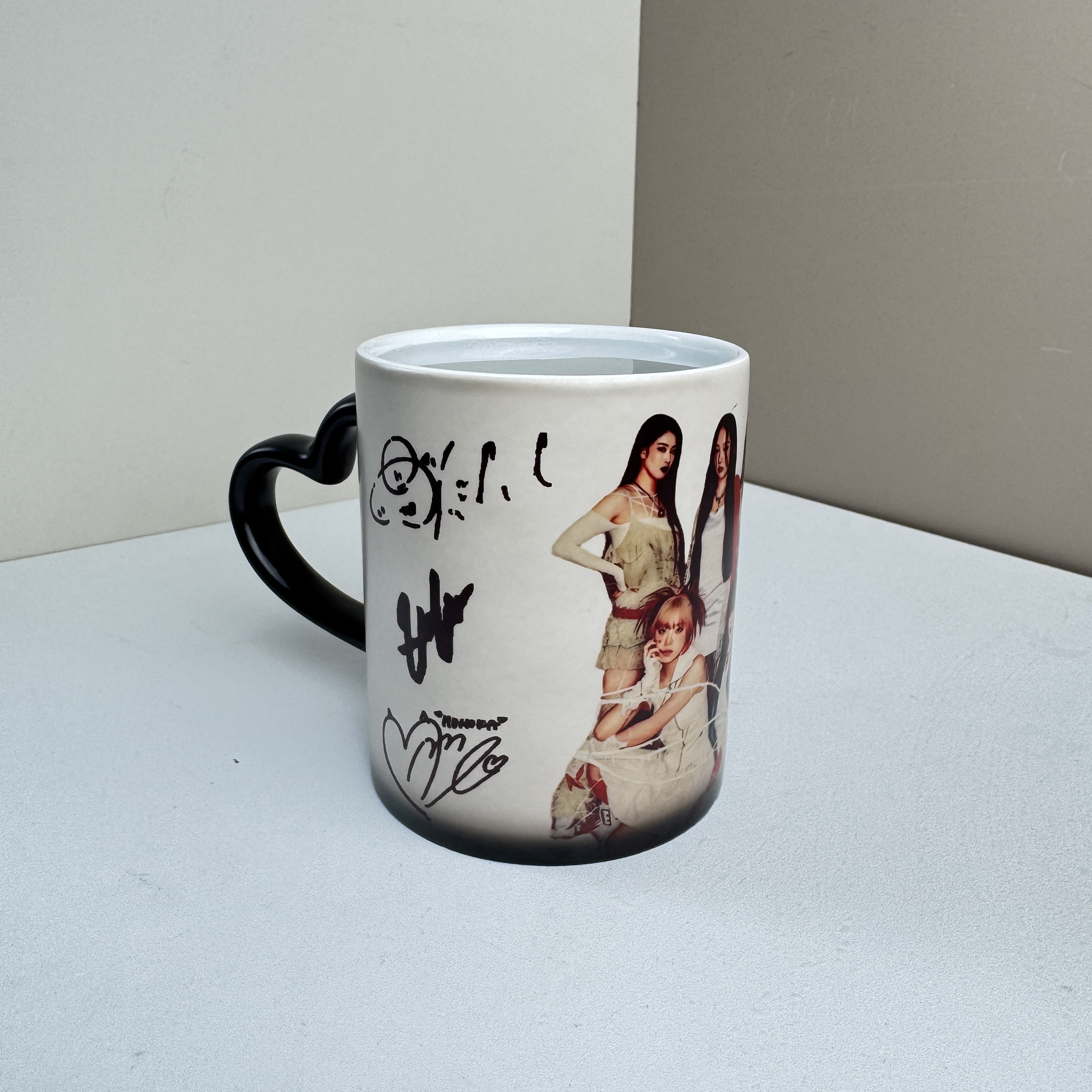 色が変わるマグカップ 【HANA】-YITOTO™推し活がもっと楽しくなる