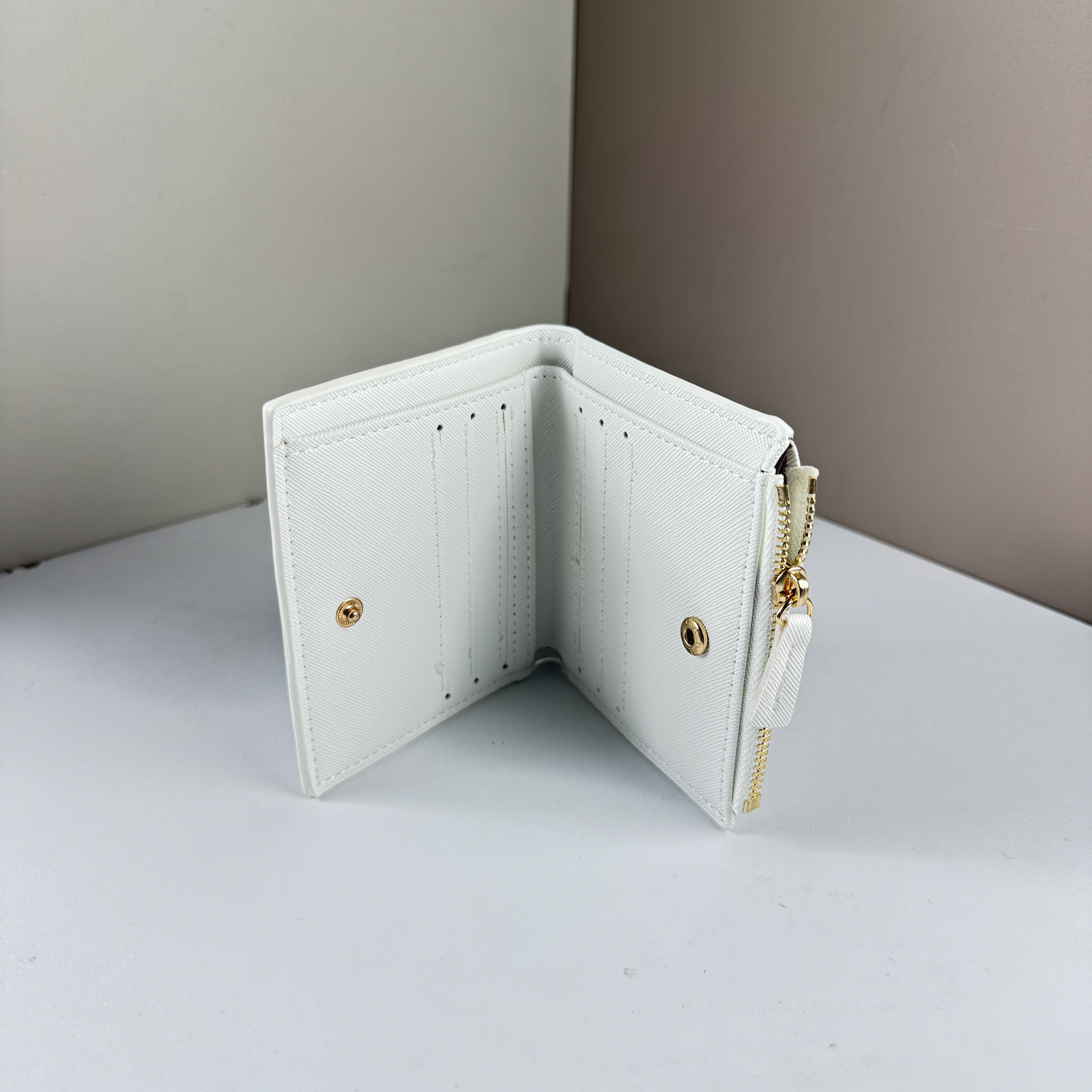 折りたたみ財布【Number_i】