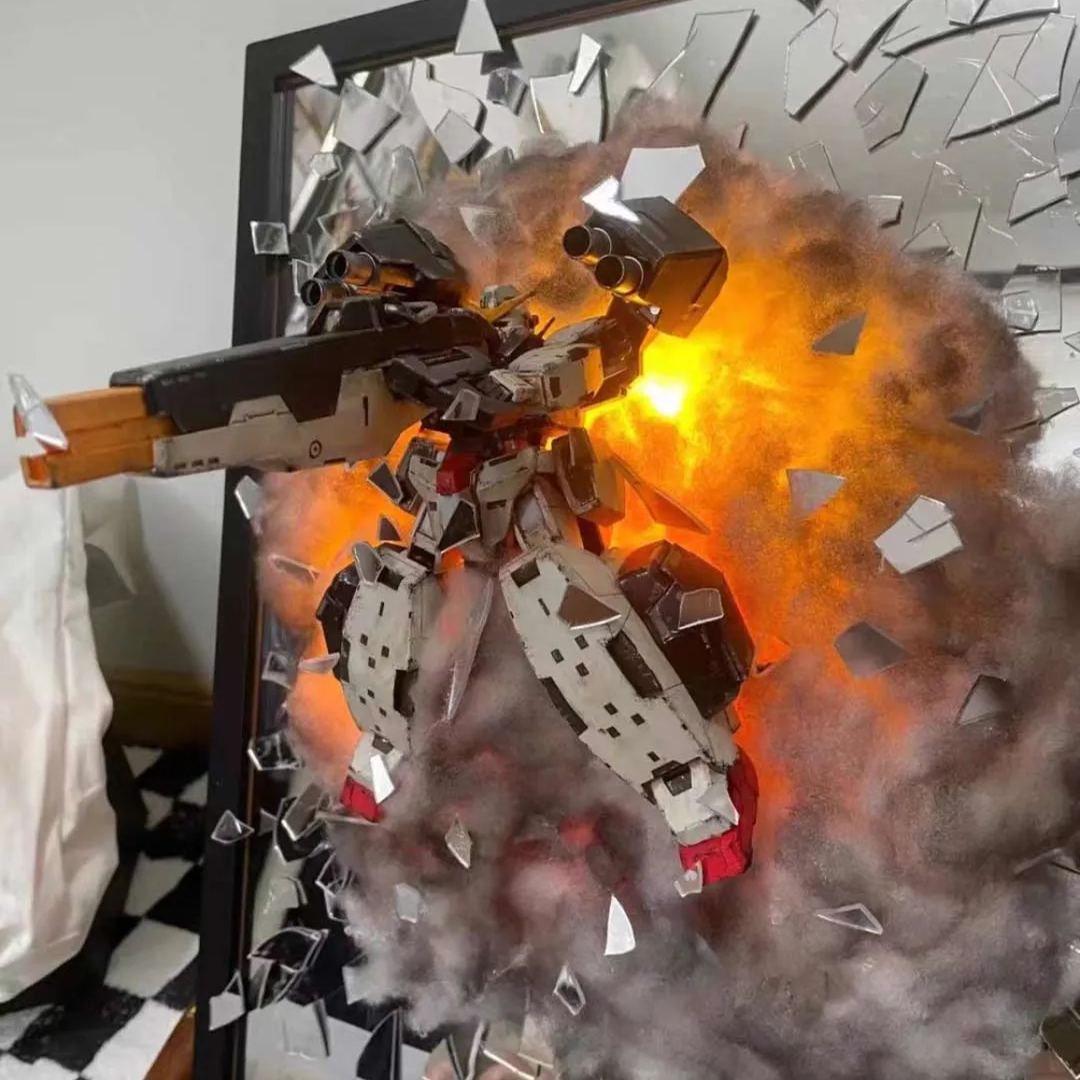 Broken Mirror Gundam Model Decoration 【ガンダム】