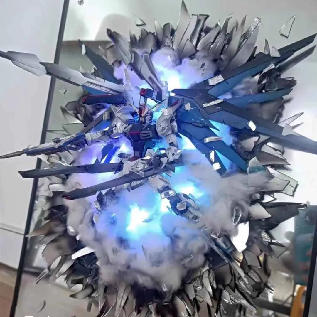 Broken Mirror Gundam Model Decoration 【ガンダム】