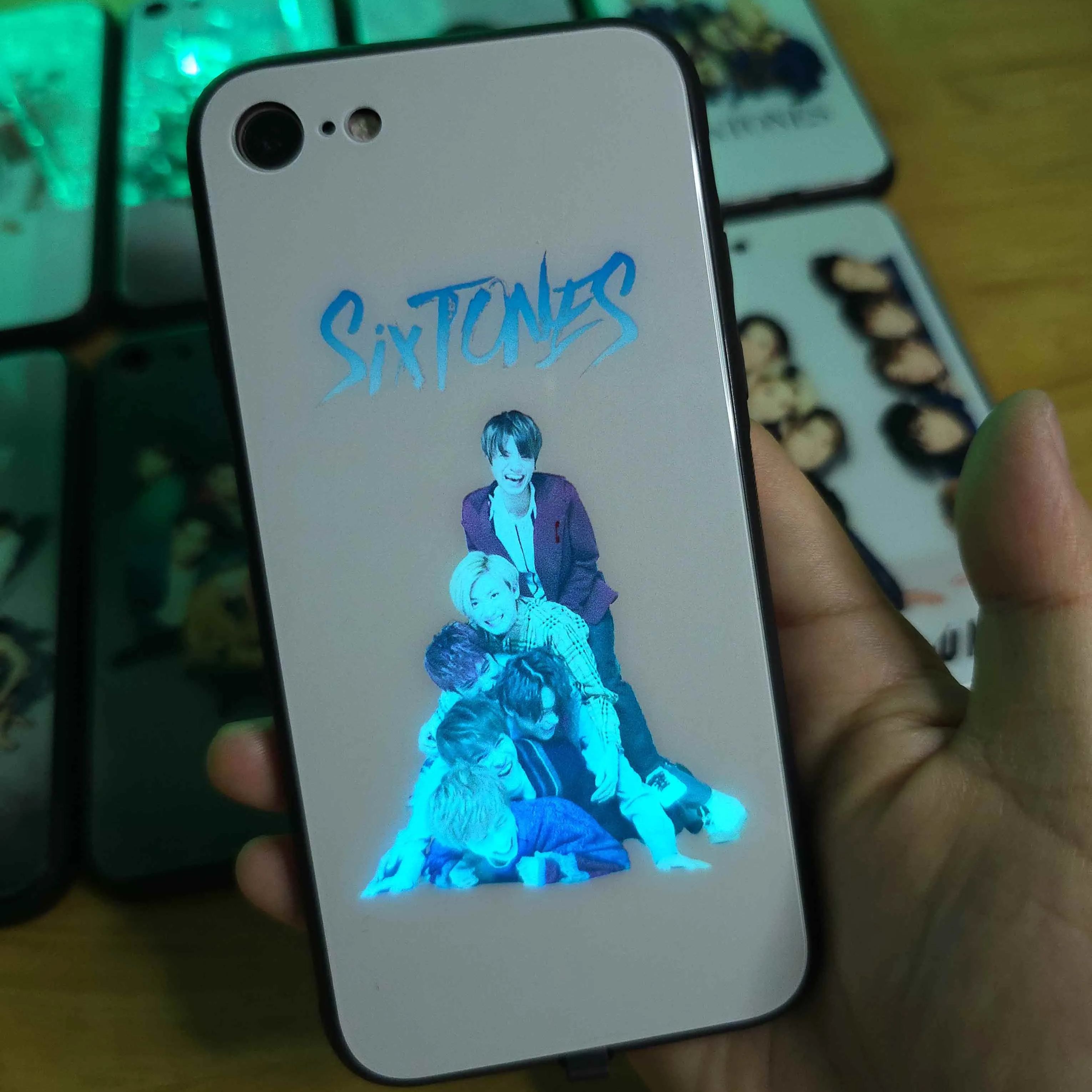 発光するスマートフォンケース 【SixTONES】5種類