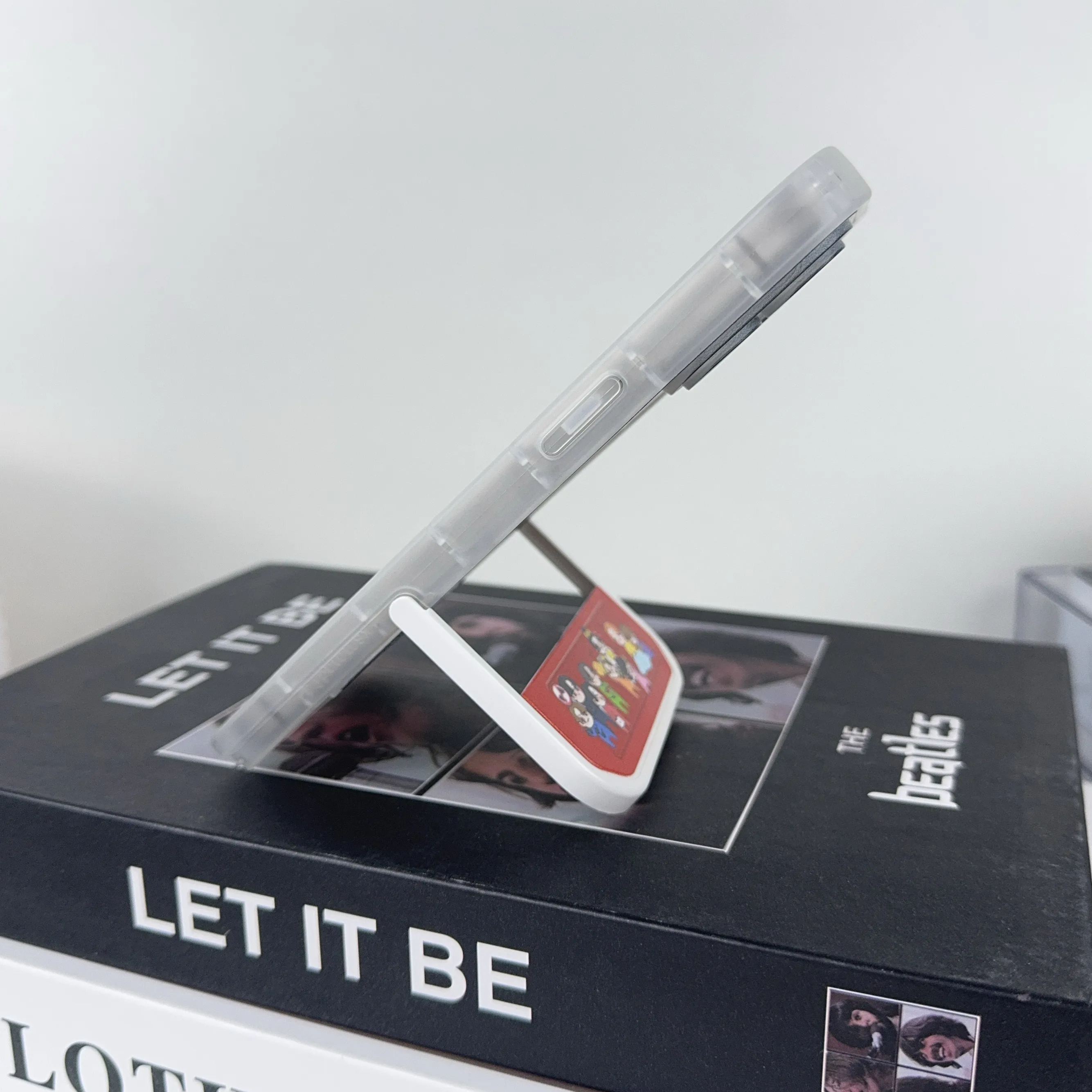 折りたたみ椅子型スマートフォンケース【SnowMan】