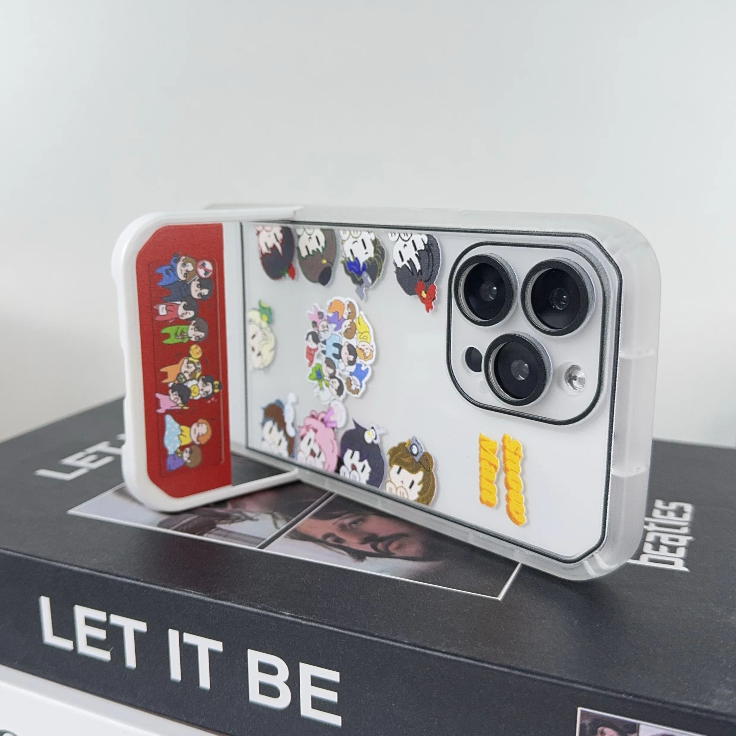 折りたたみ椅子型スマートフォンケース【SnowMan】