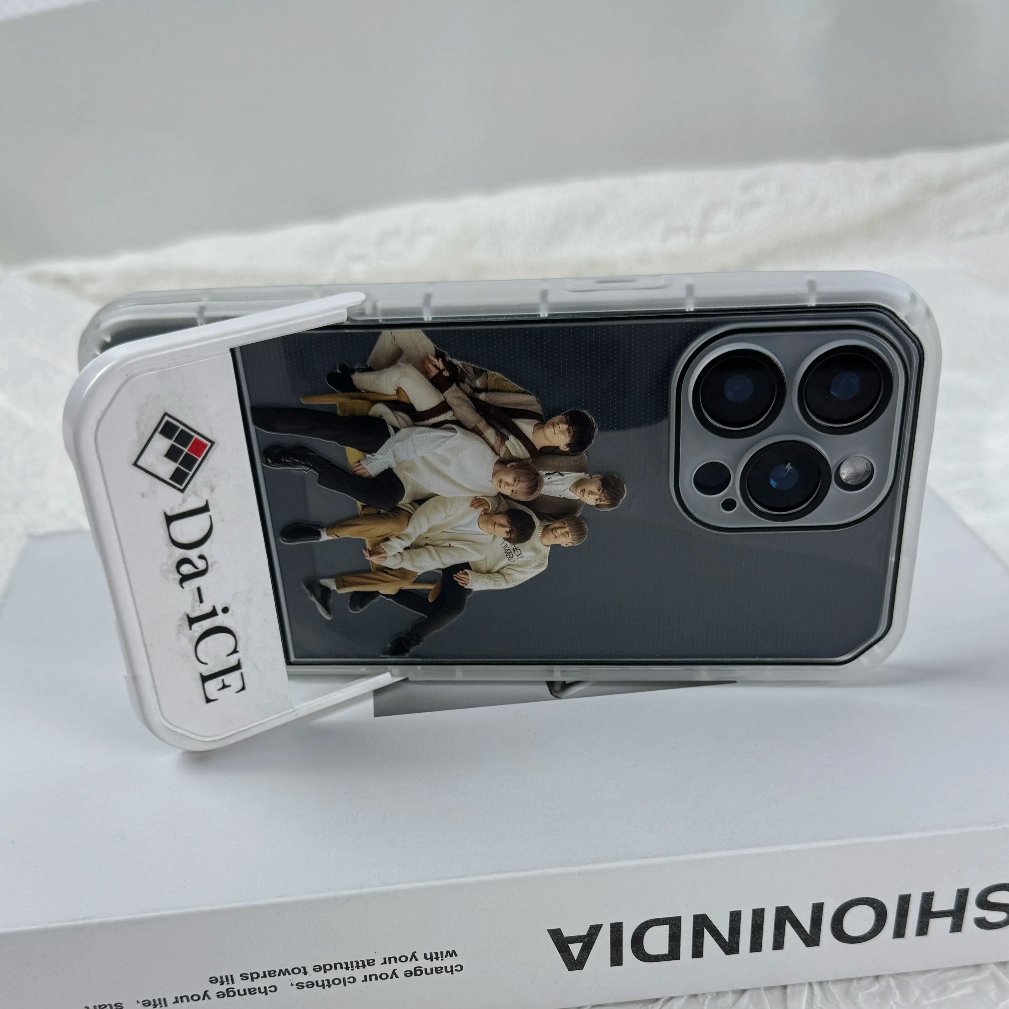 折りたたみ椅子型スマートフォンケース【Da-iCE】