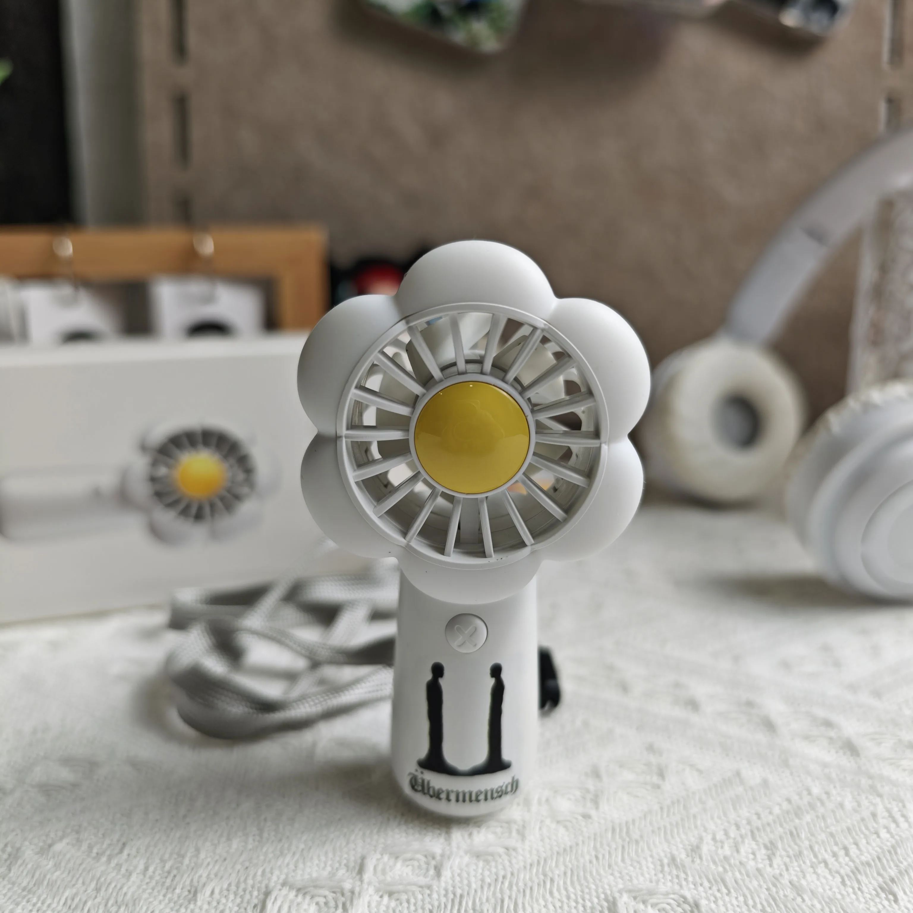 小デージー＆ひまわり ハンドヘルドミニファン【G-DRAGON/Übermensch】