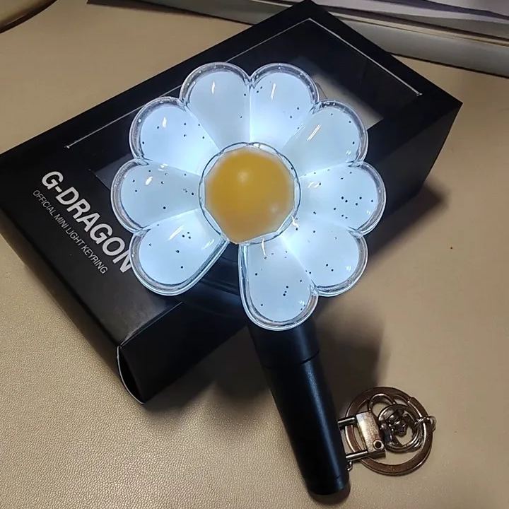 光る応援棒型キーホルダー【BIGBANG/G-DRAGON】-YITOTO™推し活がもっと楽しくなる