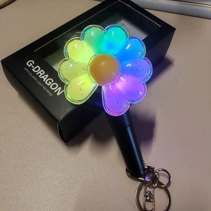 光る応援棒型キーホルダー【BIGBANG/G-DRAGON】-YITOTO™推し活がもっと楽しくなる