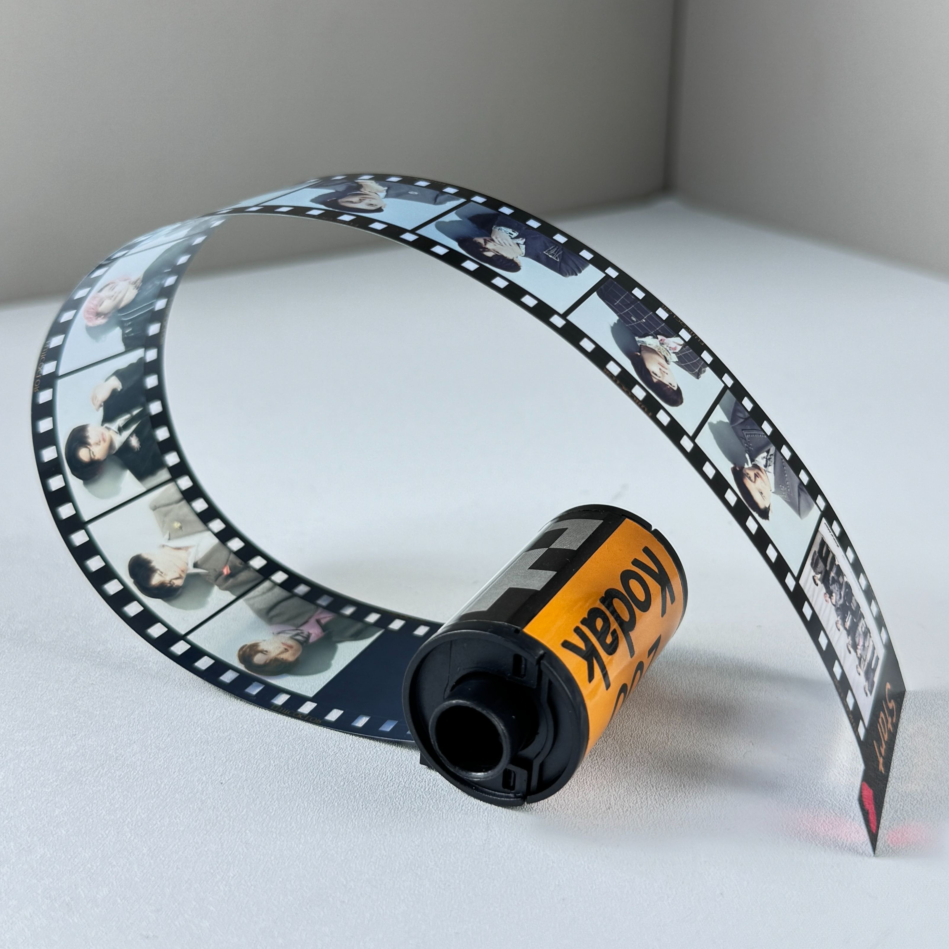 フォトブック・フィルムストリップ【SnowMan】-YITOTO™推し活がもっと楽しくなる