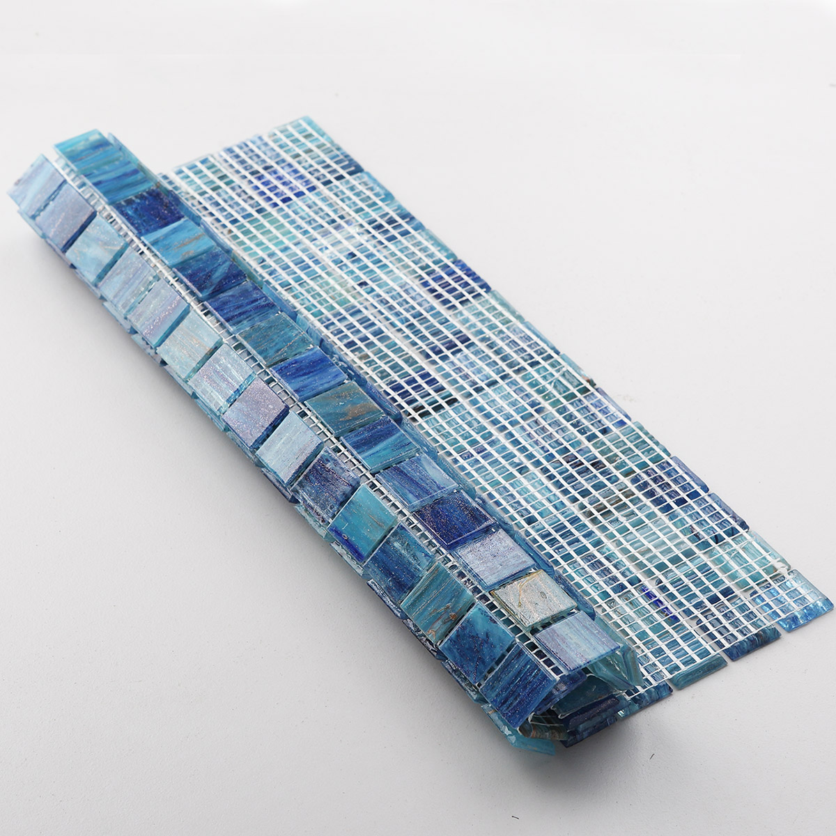 2x2 cm Ocean Blue Glass Mosaic Tiles for Swimming Pools