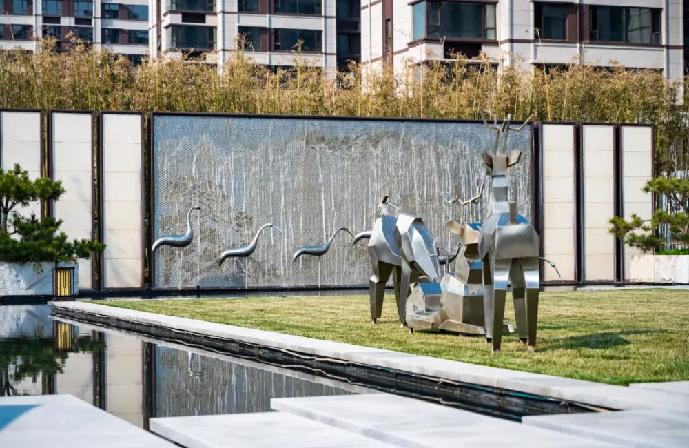 Light effects on the mosaic wall under sunlight.