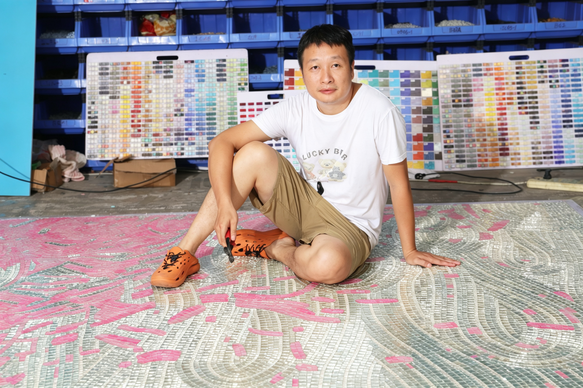 Handcrafted glass mosaic mural by SAICINA TILES artisan