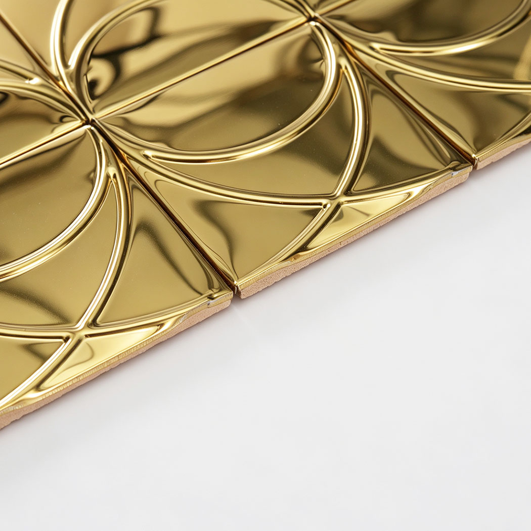 Edge detail of gold mirror stainless steel square pattern mosaic tile
