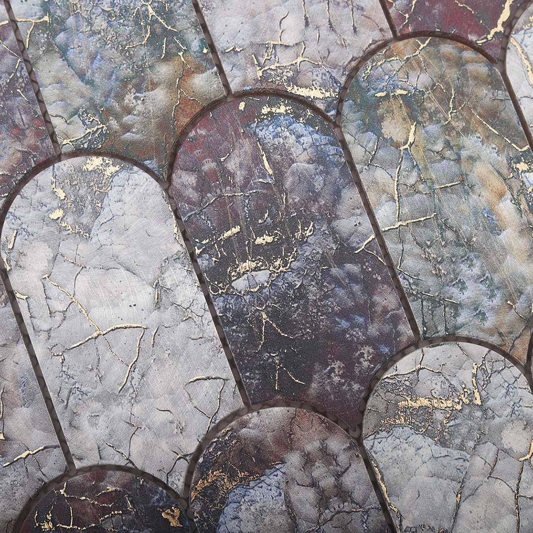 Close up of arch shape aluminum mosaic tiles with gold crackle pattern